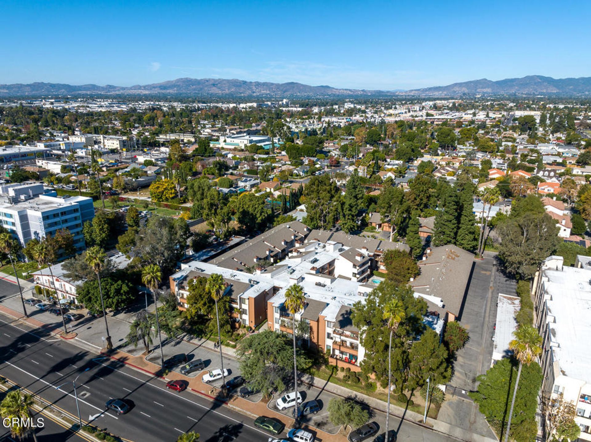 Condominium in Los Angeles, California 12432127