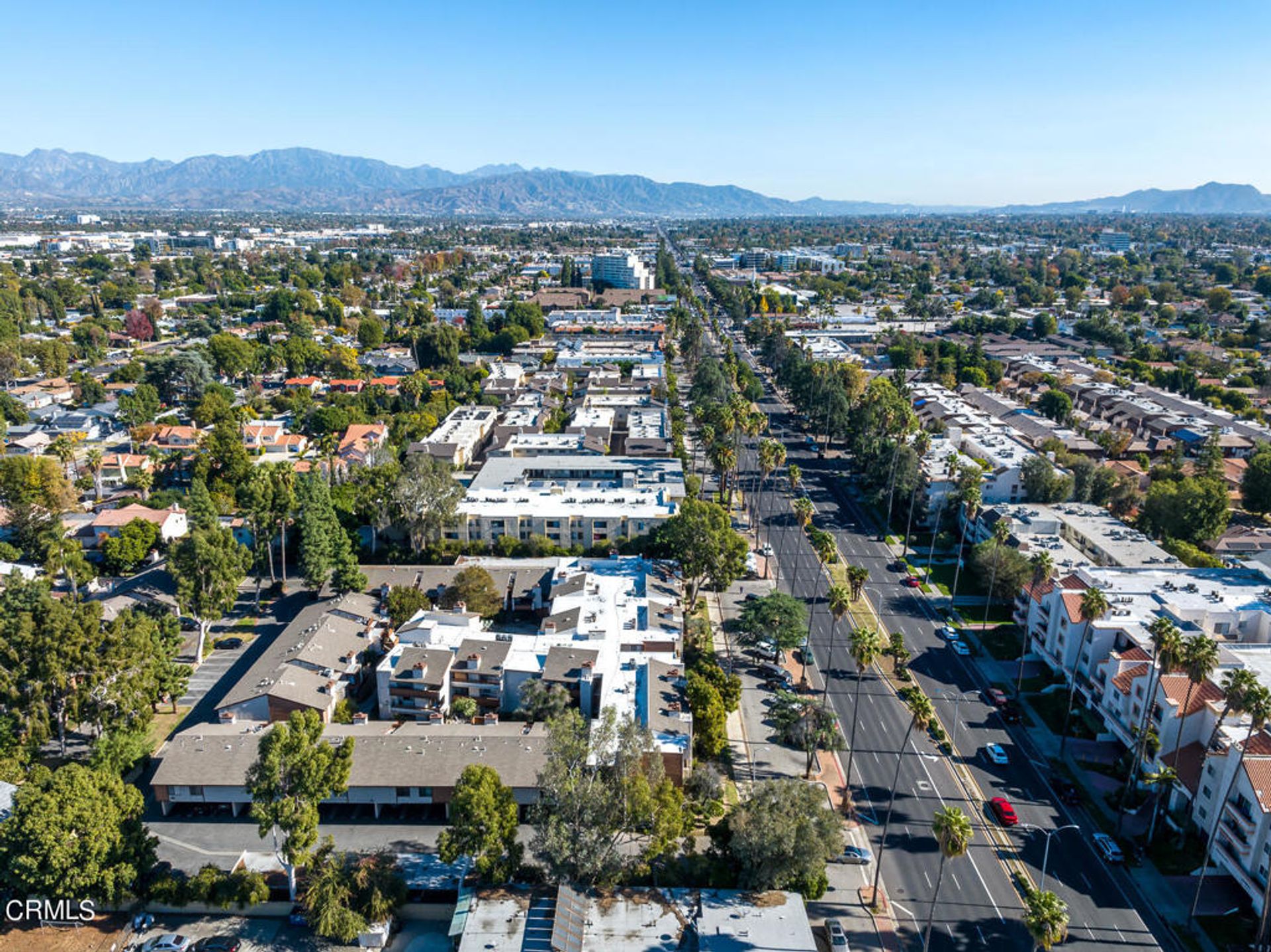 Condominium in Los Angeles, California 12432127