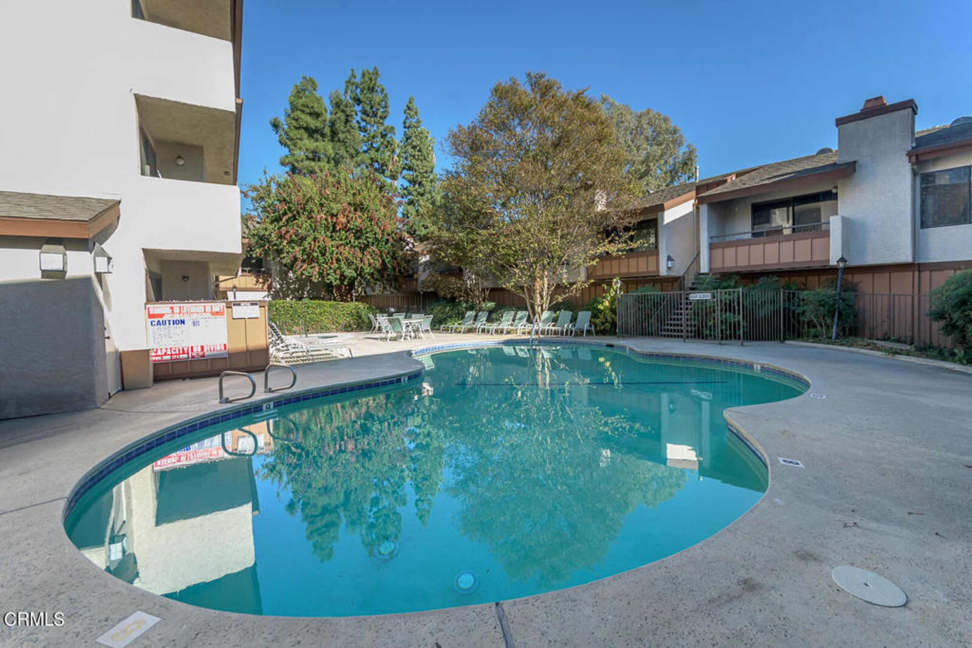 Condominium in Los Angeles, California 12432127