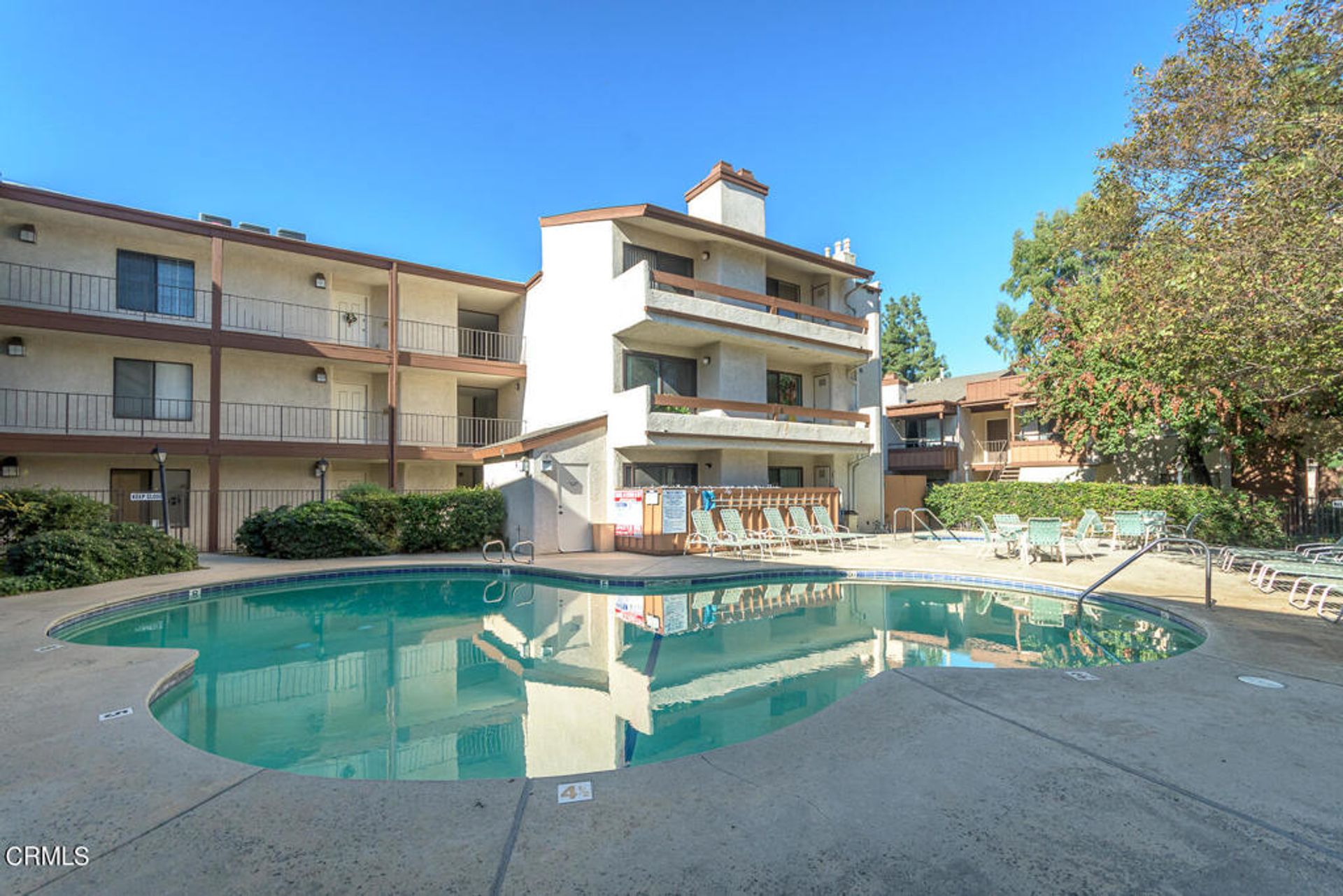 Condominium in Los Angeles, California 12432127