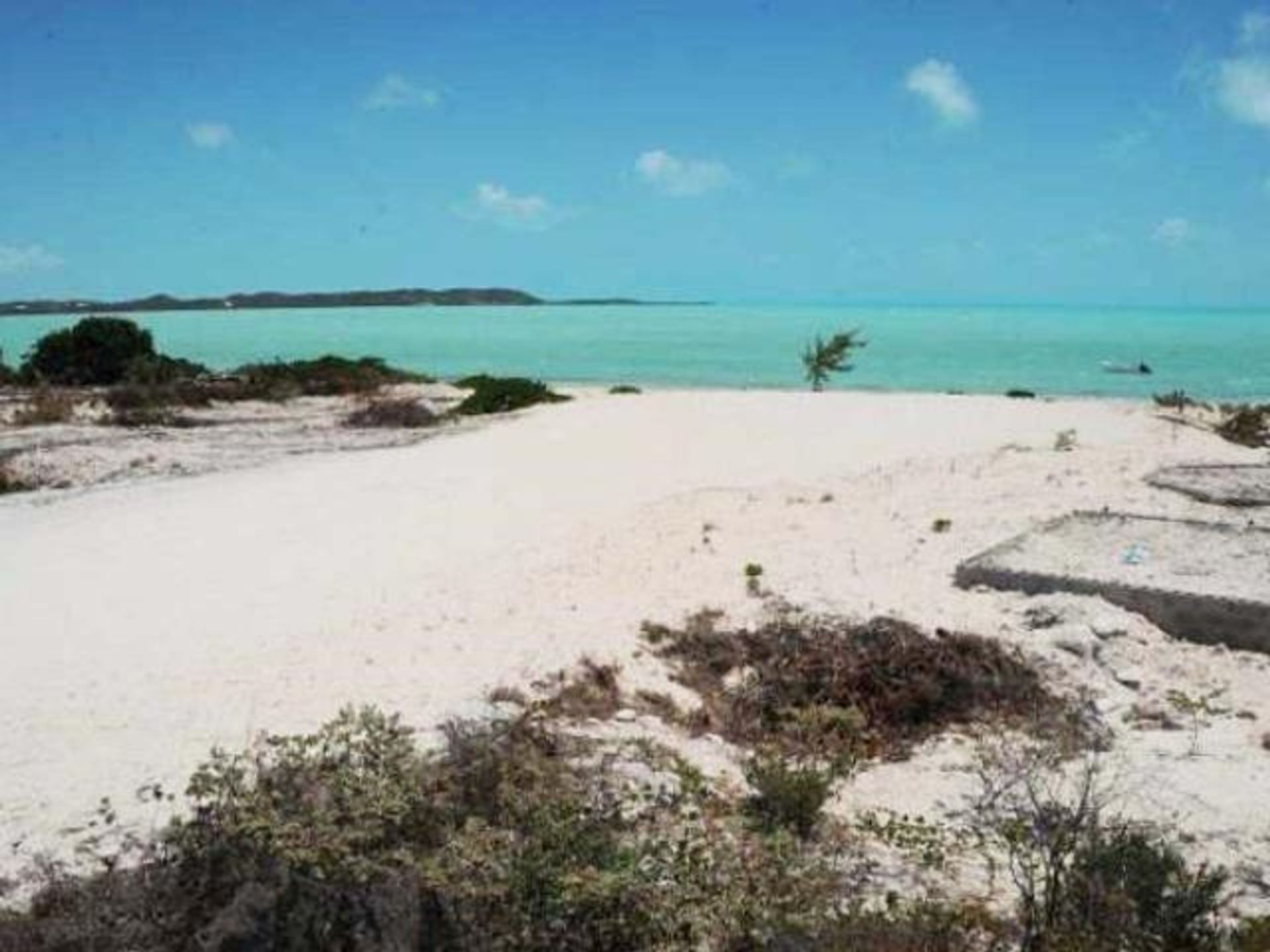 Wylądować w , Caicos Islands 12432221