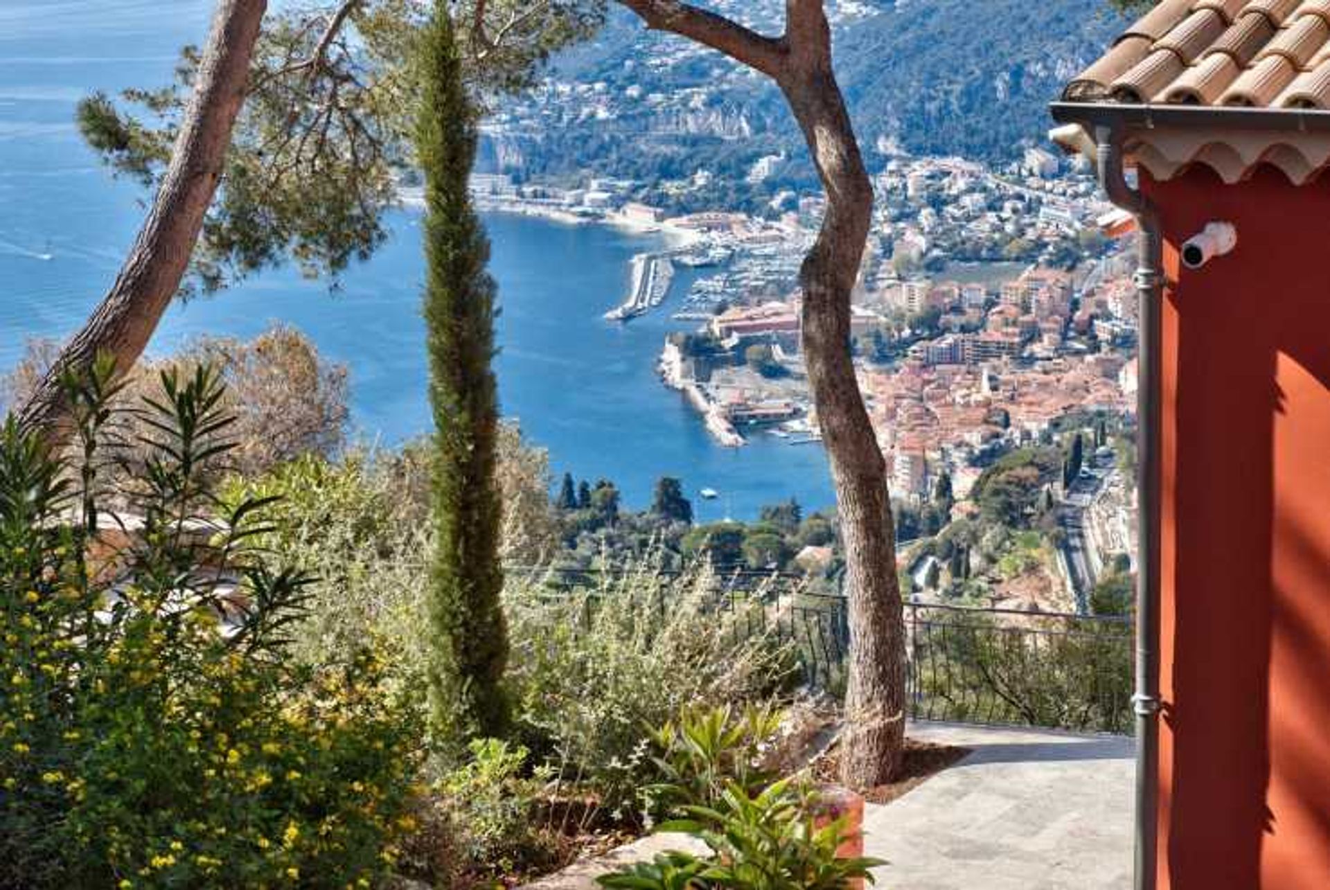 Talo sisään Villefranche-sur-Mer, Provence-Alpes-Cote d'Azur 12433791