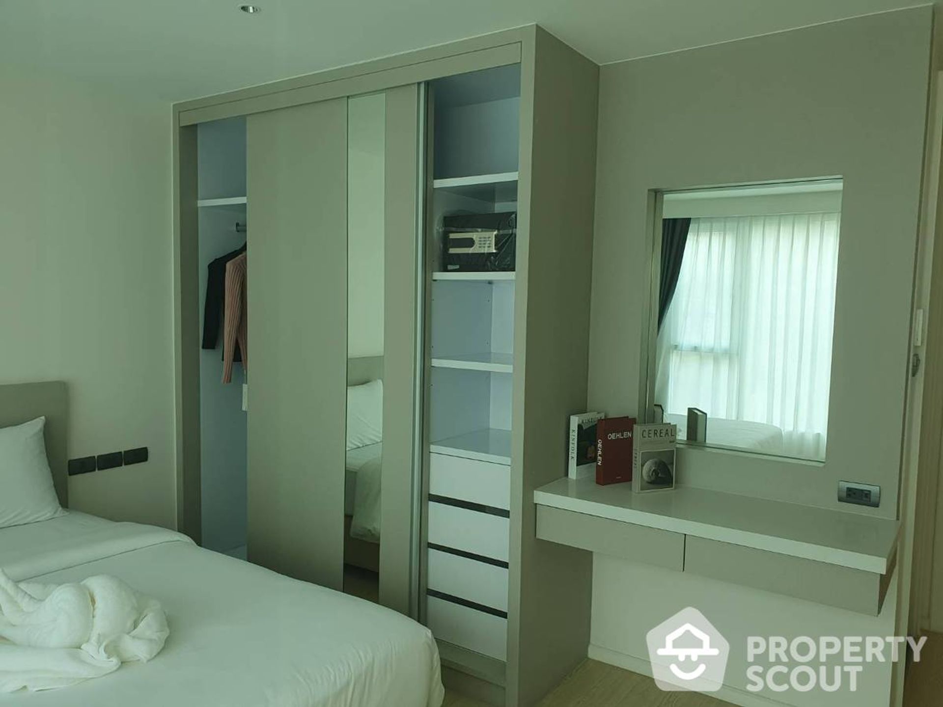 Condominium in Watthana, Krung Thep Maha Nakhon 12443008