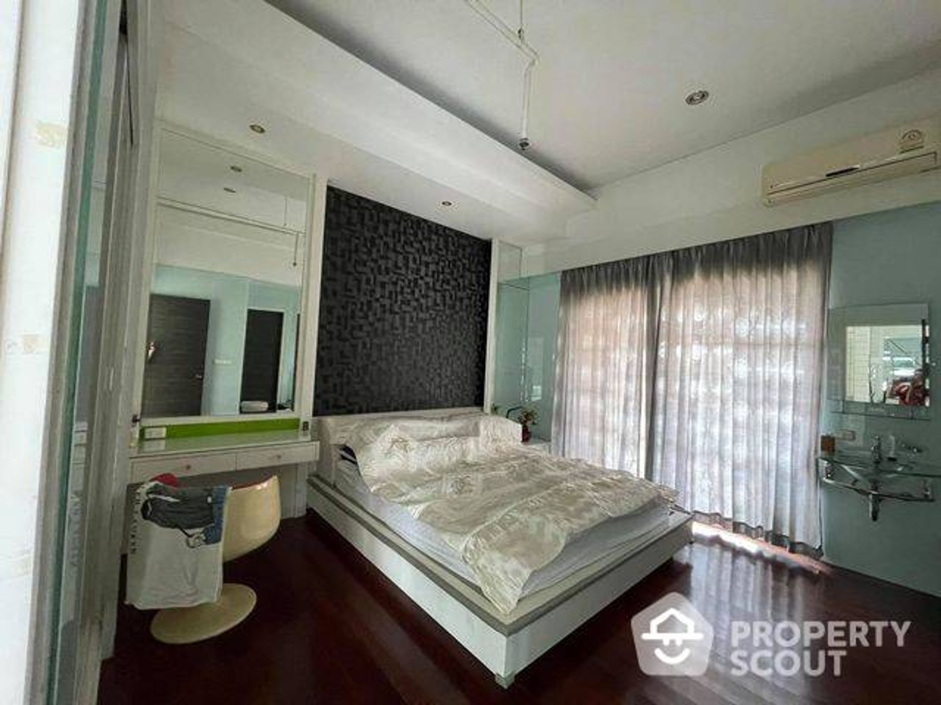 Condominium in , Krung Thep Maha Nakhon 12443052