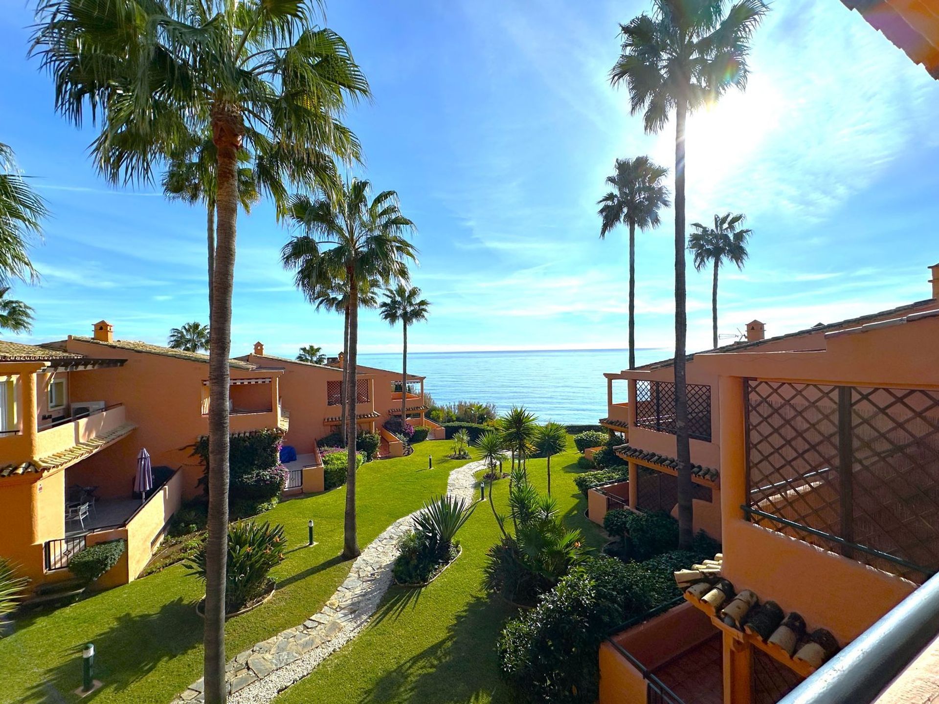 Ejerlejlighed i Estepona, Andalucía 12443990