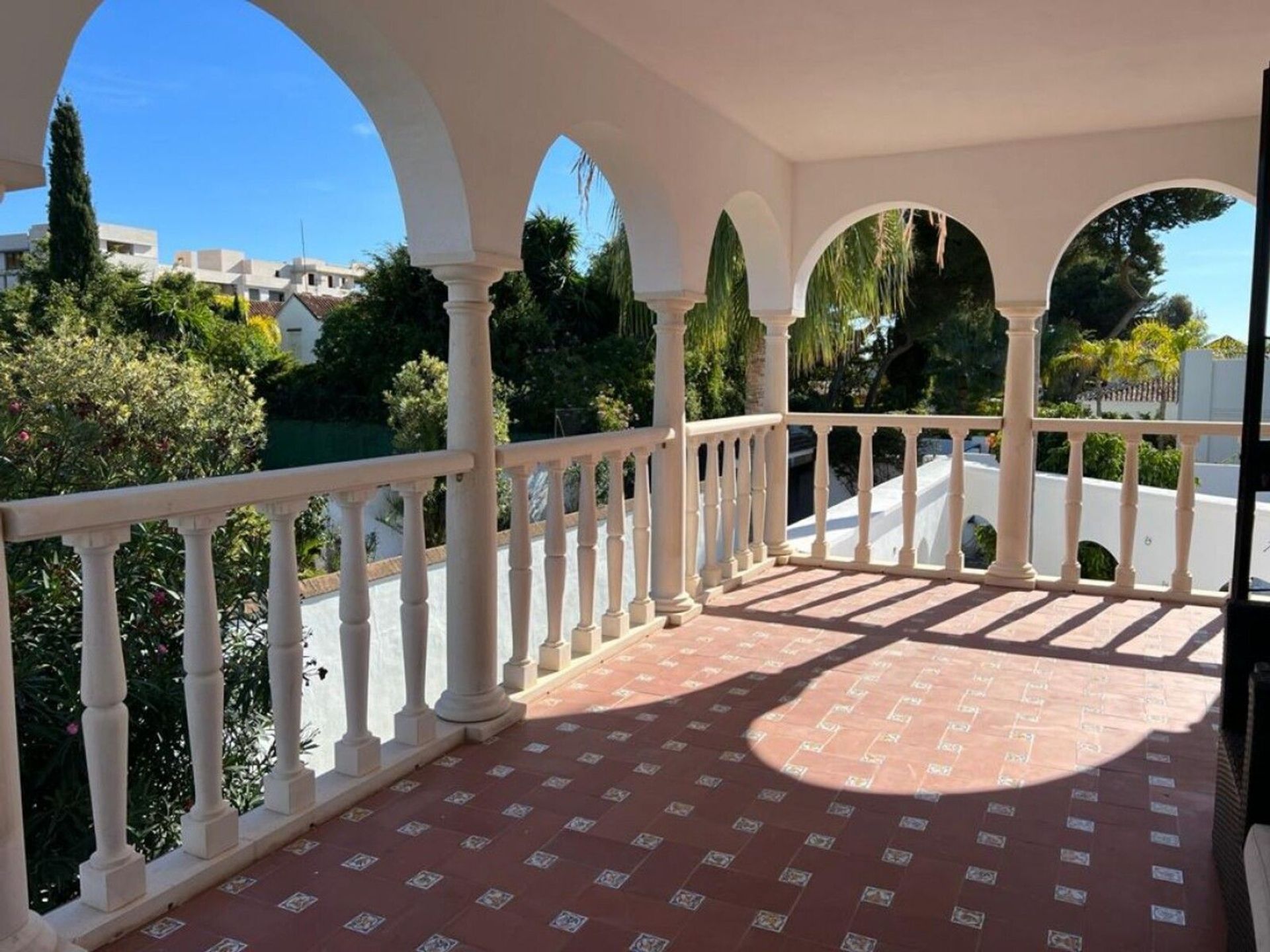 Casa nel Alhaurín de la Torre, Andalucía 12444006