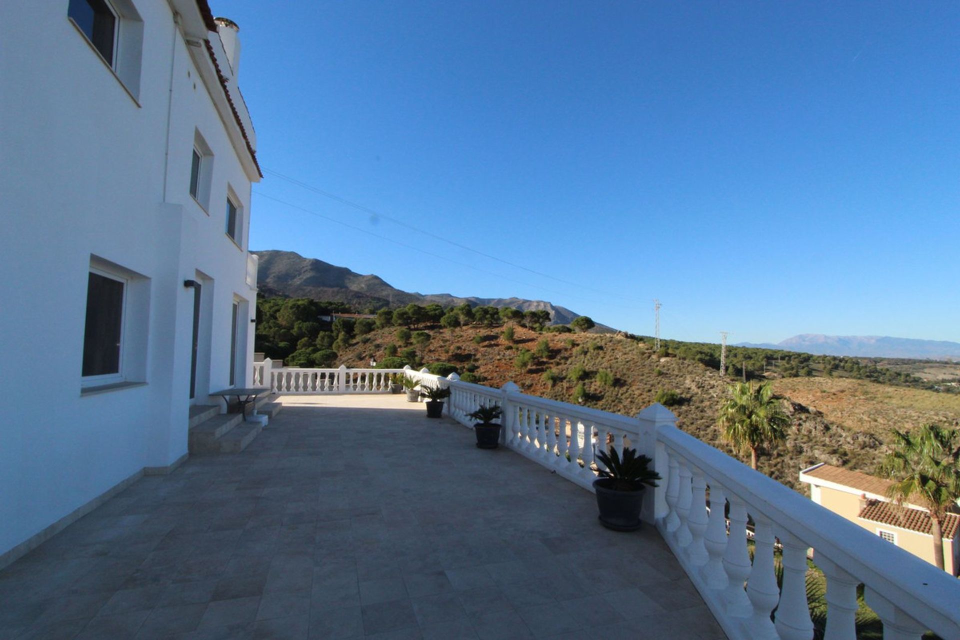 Talo sisään Alhaurín de la Torre, Andalusia 12444212