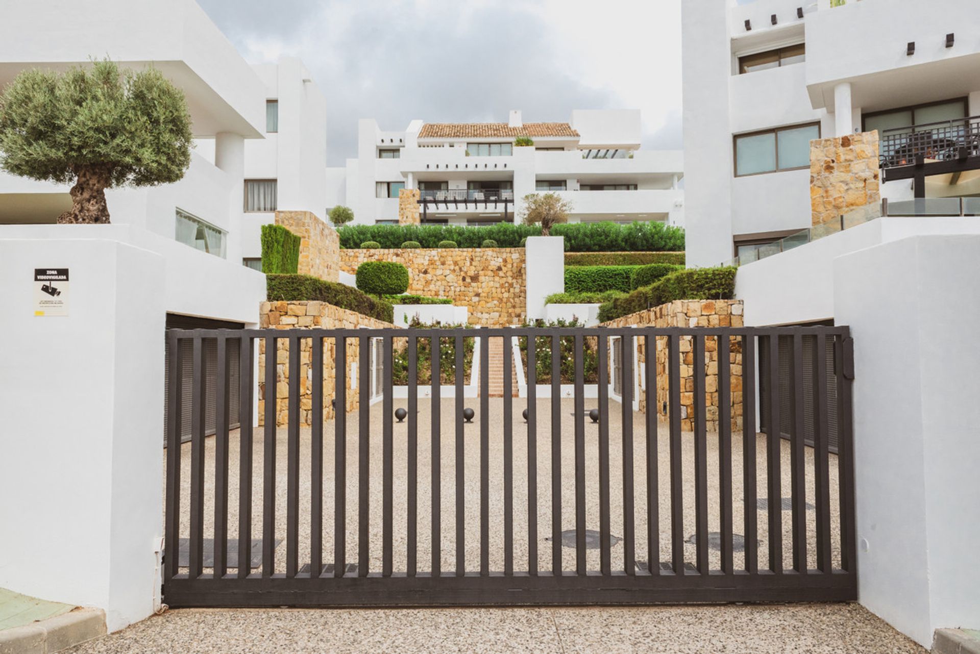 Condominium in Benahavís, Andalucía 12444330