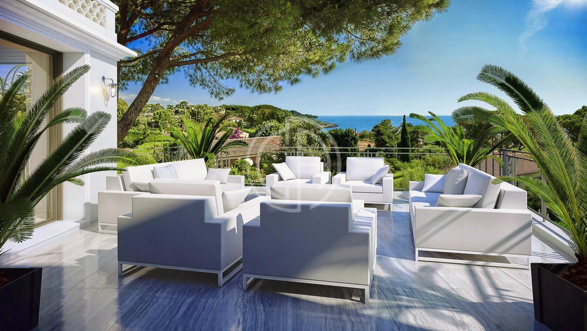 Condominium in Antibes, Provence-Alpes-Cote d'Azur 12445797