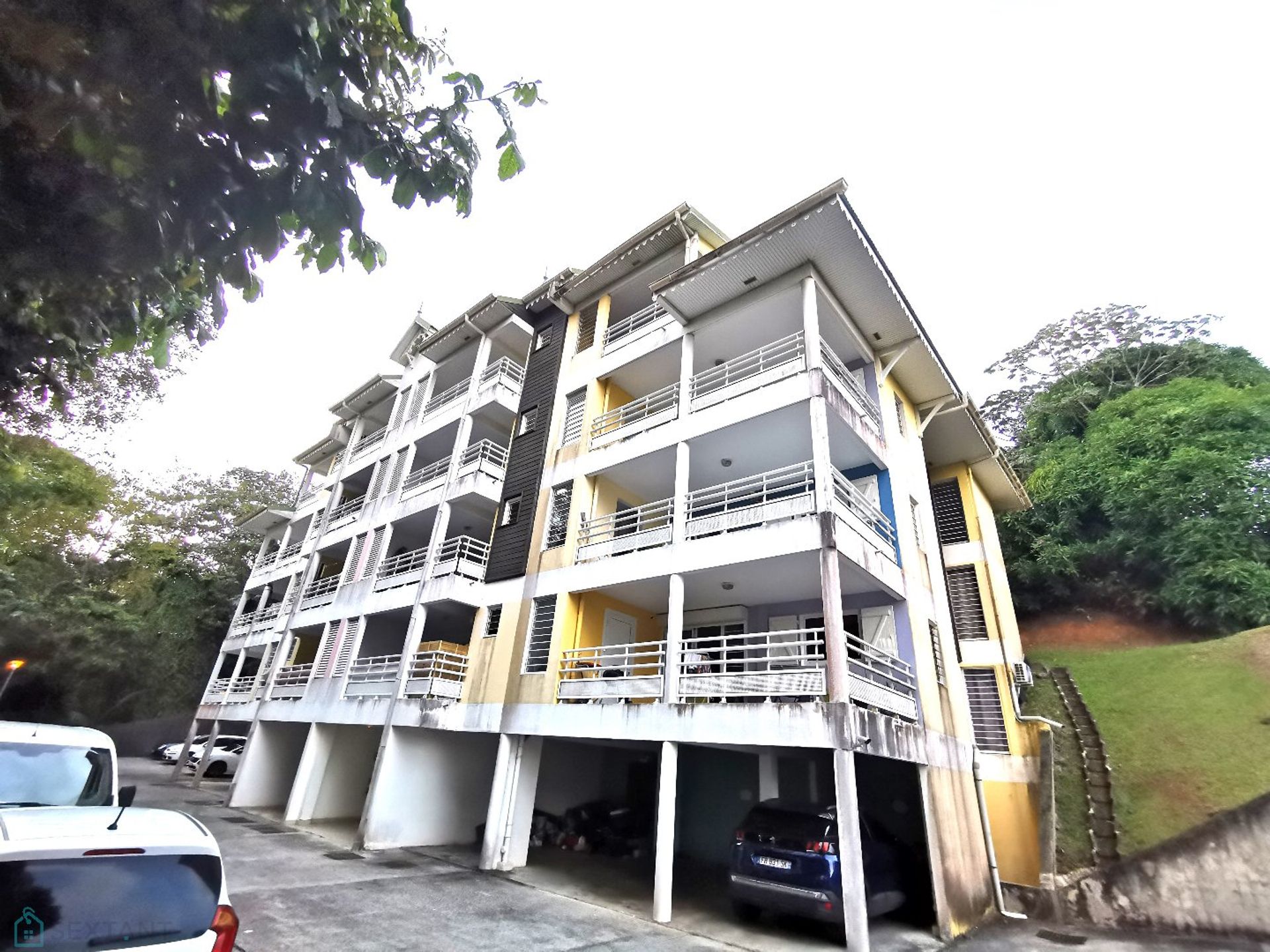 Condominio en La Celle-sous-Gouzon, Nueva Aquitania 12446596