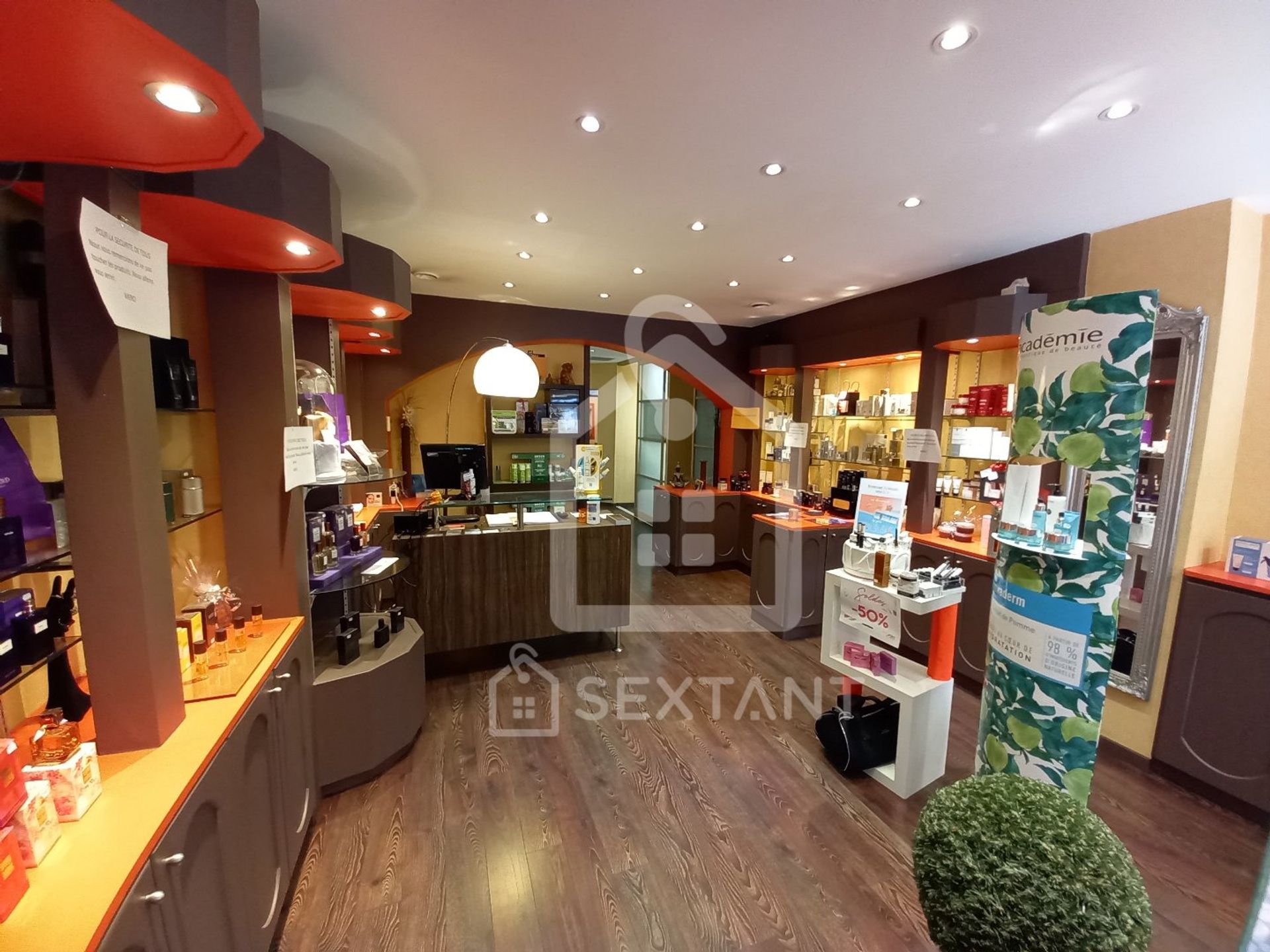 Commercial in Tarbes, Occitanie 12446639