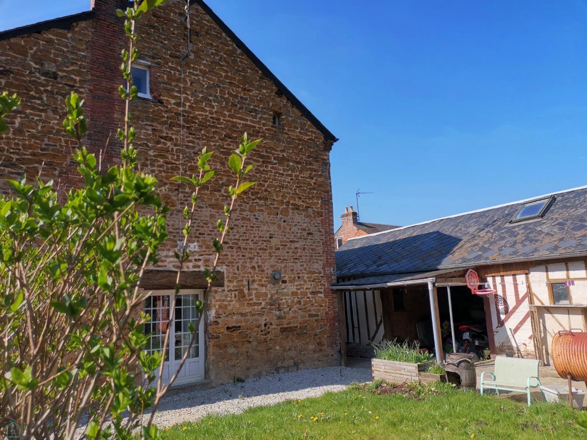 rumah dalam Vimoutiers, Normandy 12446716