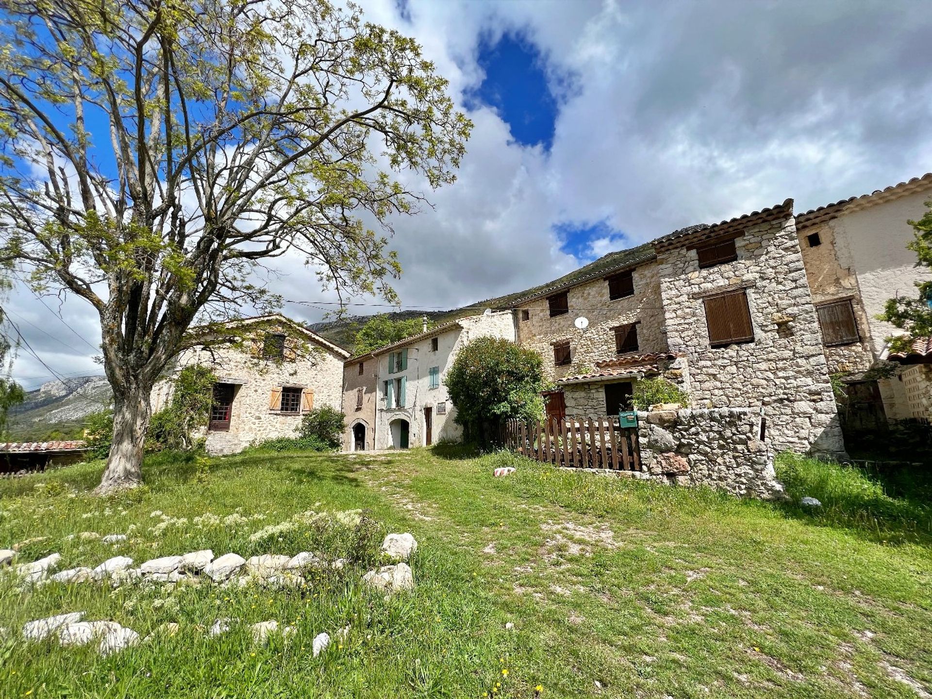 casa en Bargeme, Provence-Alpes-Cote d'Azur 12446748