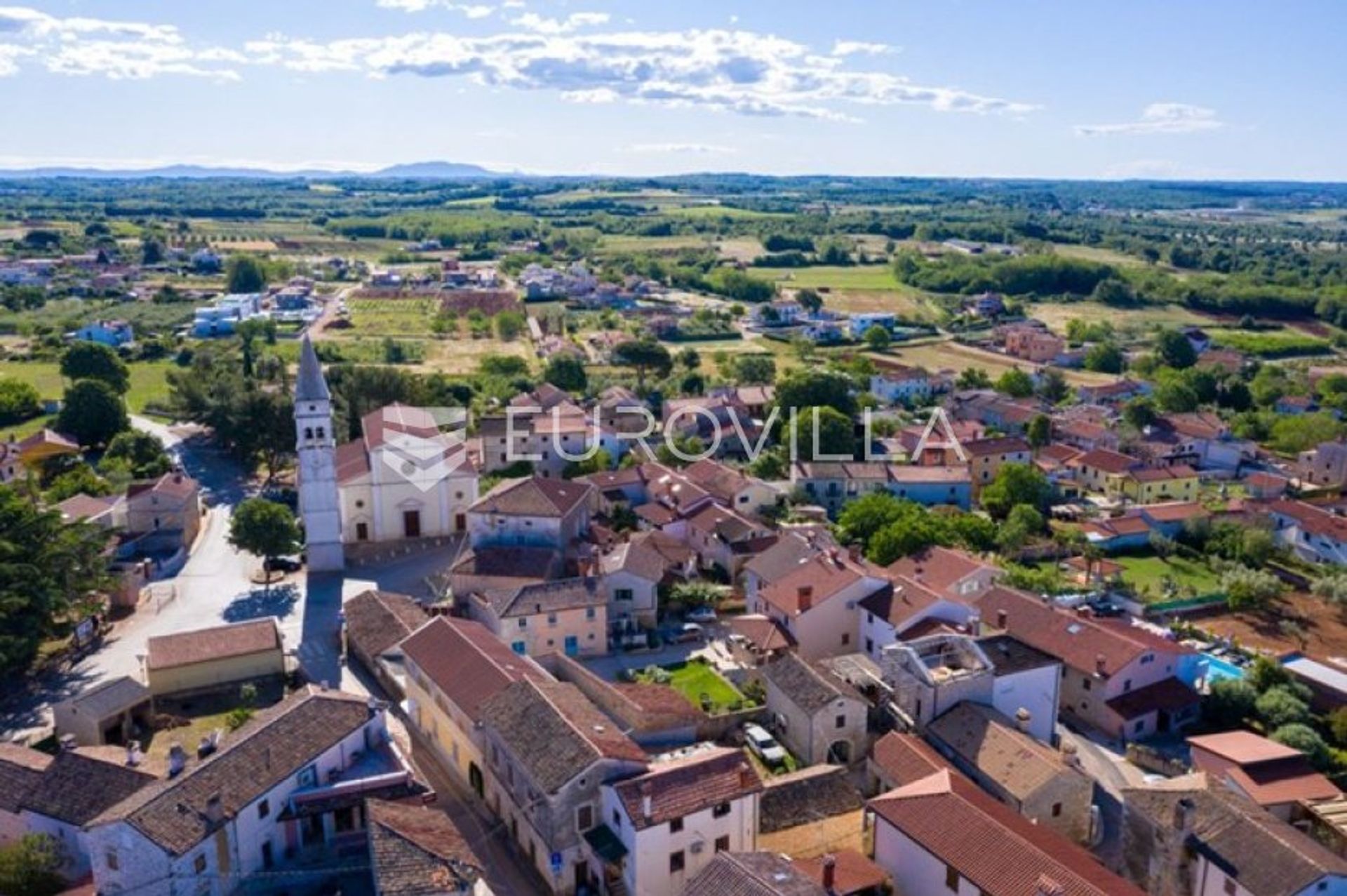 Tierra en castillo, Istarska Županija 12447613