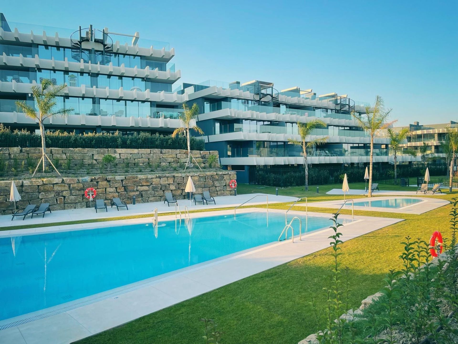 Condominium in Estepona, Andalucía 12450821