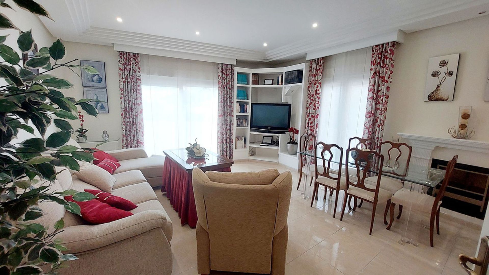 Condominium in Fuengirola, Andalusia 12451038