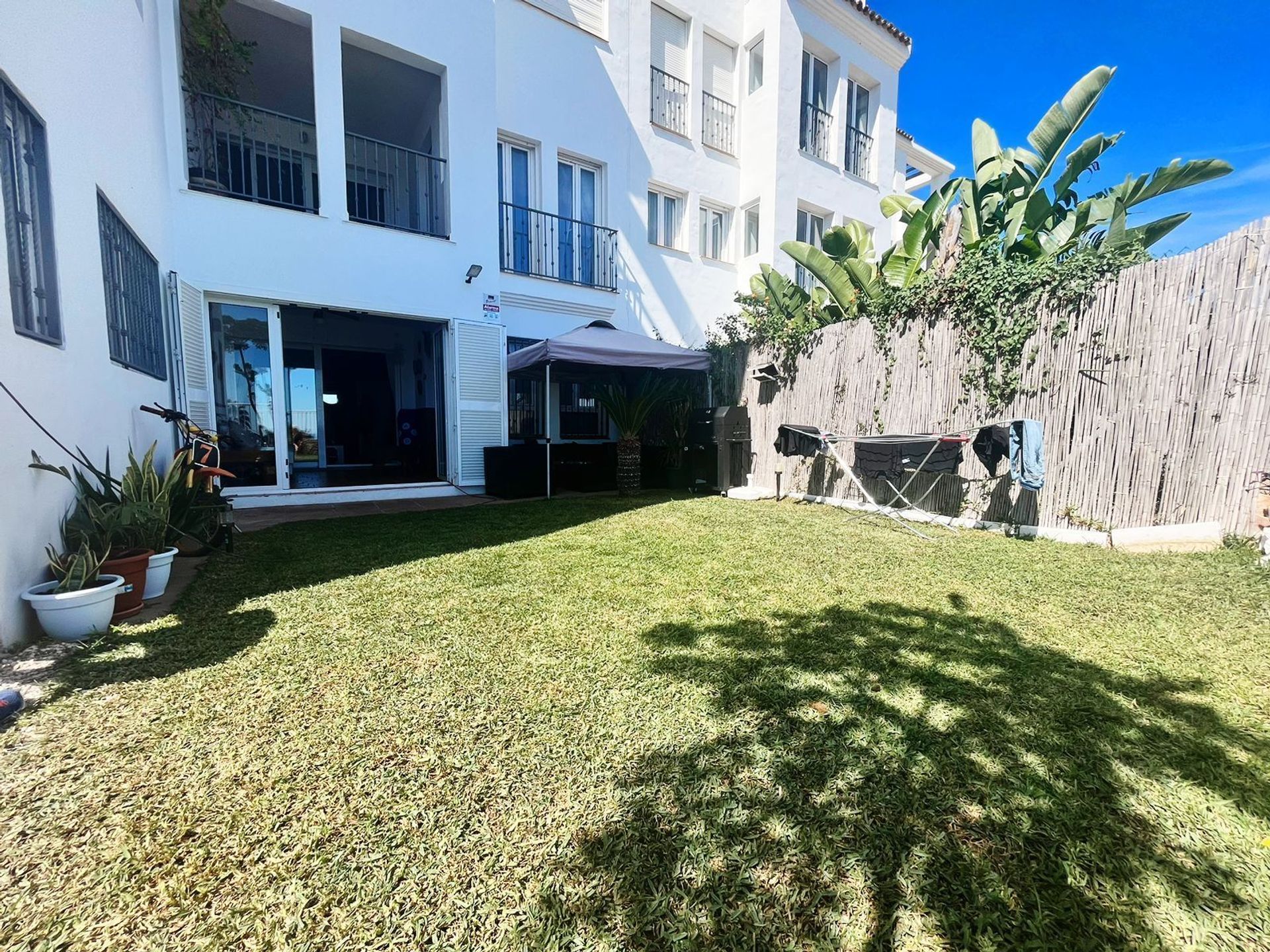 Condominio en Puerto de la Duquesa, Andalusia 12451145