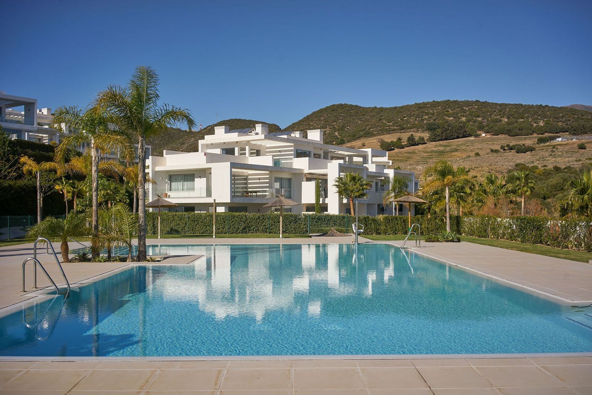 Casa nel Puerto de la Duquesa, Andalusia 12451239