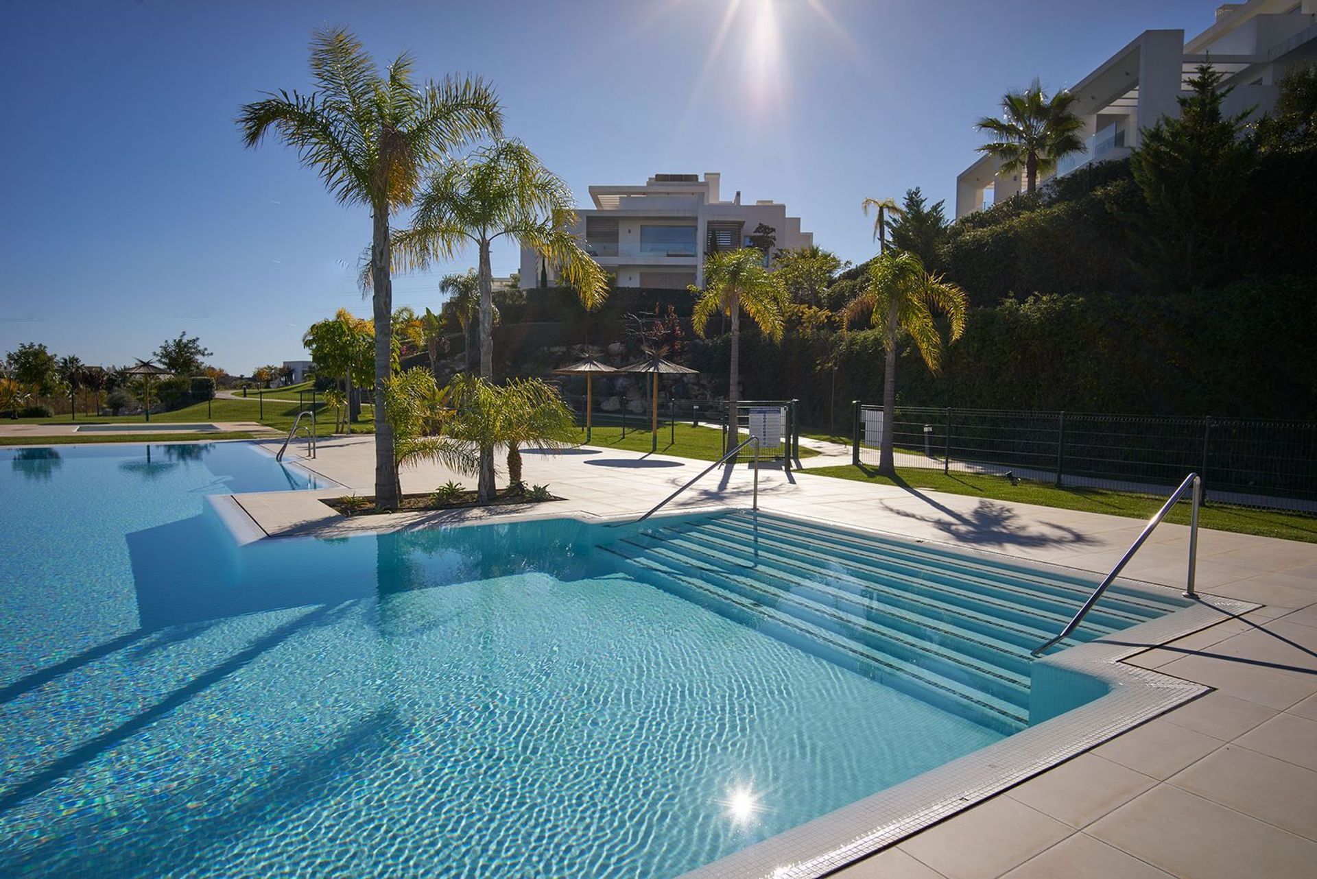 Casa nel Puerto de la Duquesa, Andalusia 12451239