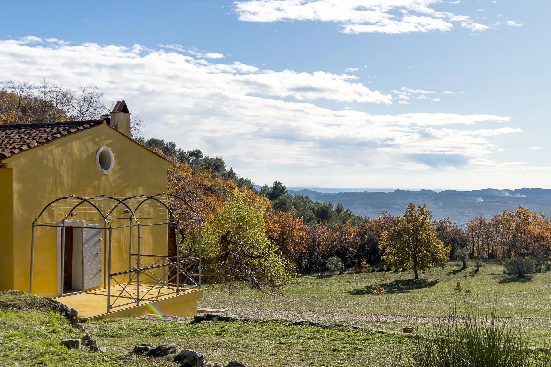 بيت في Seillans, Provence-Alpes-Cote d'Azur 12451377