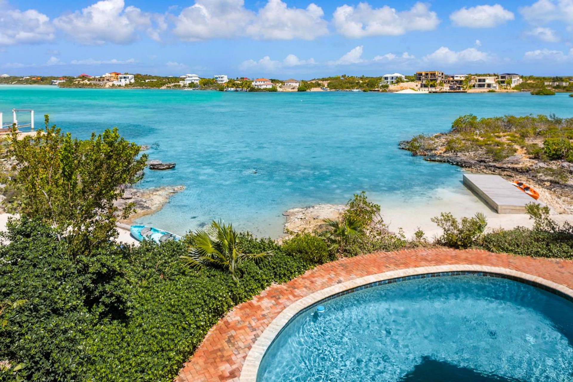 House in , Caicos Islands 12451938