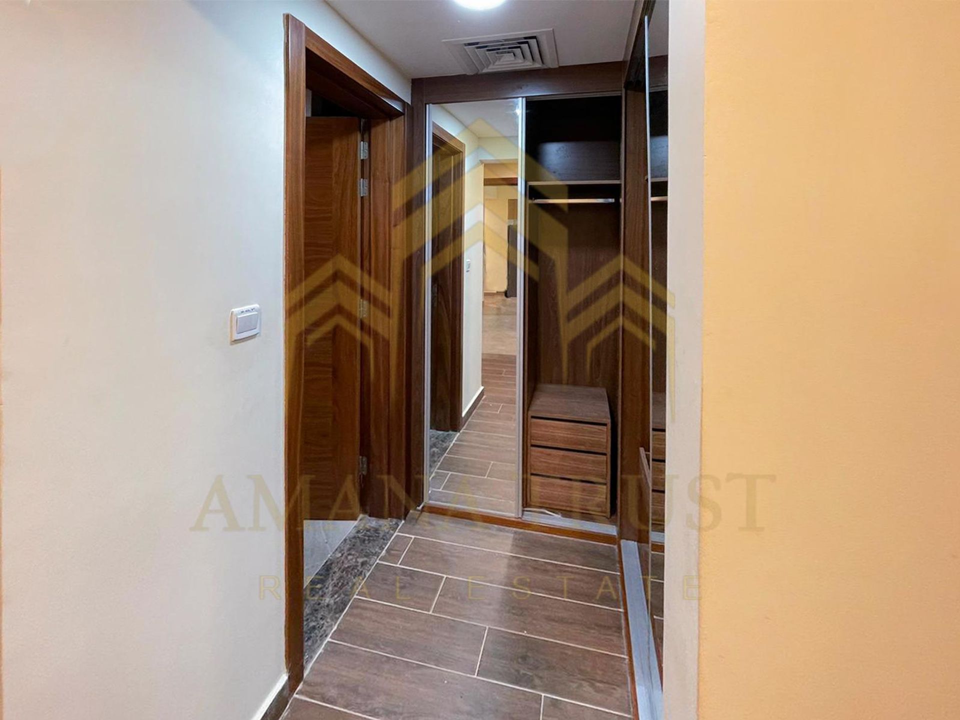 عمارات في الحمامه, Az Za'ayin 12452306