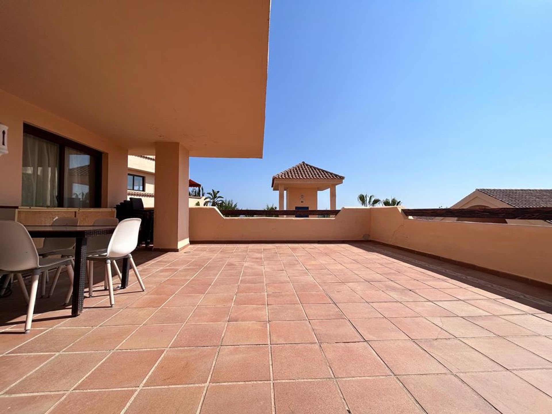 Condominium in Benahavis, Andalusia 12453310