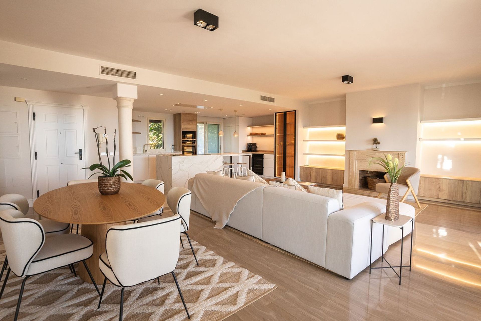 Condominium in Marbella, Andalucía 12453311