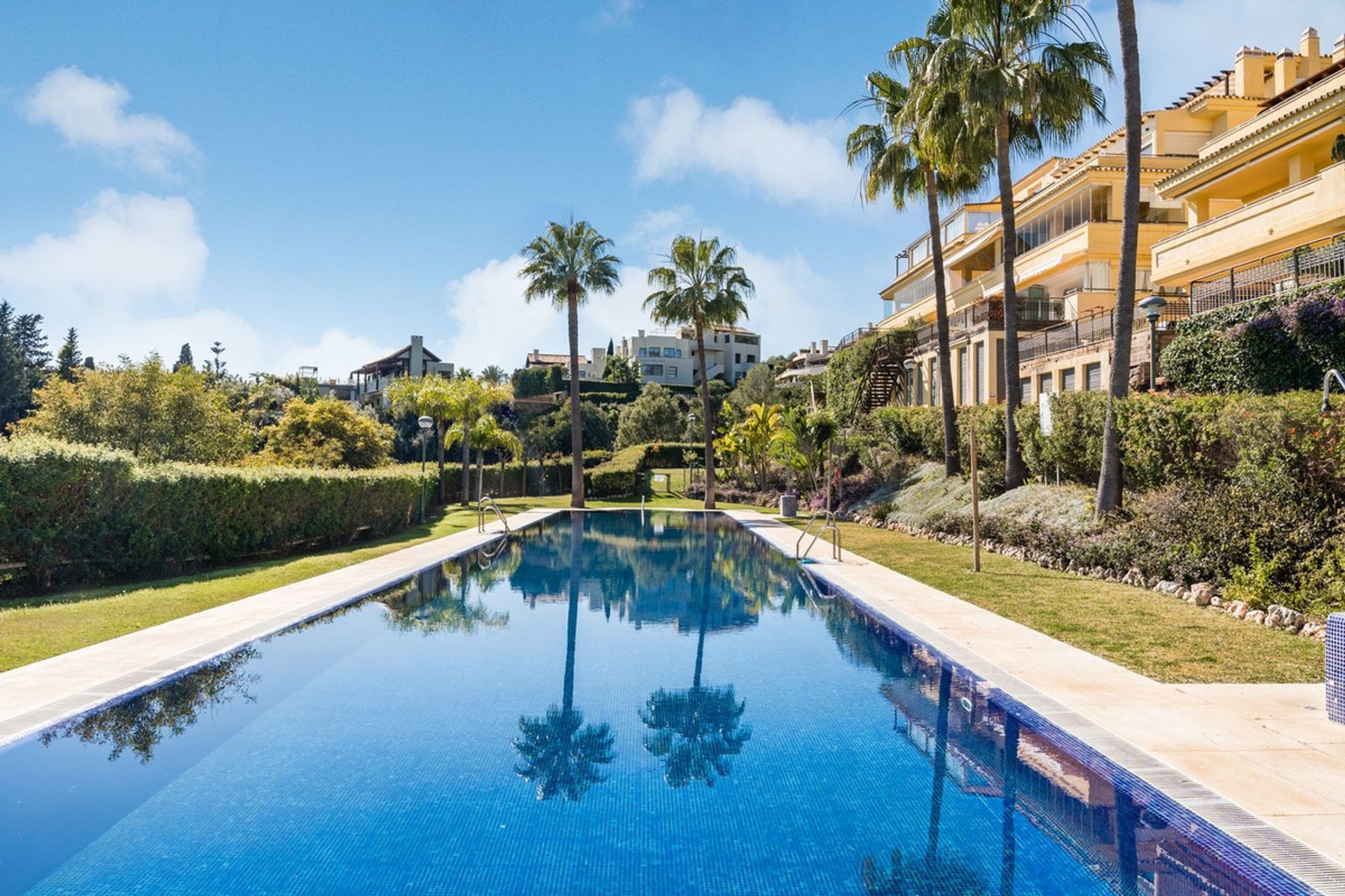 Condominium in Marbella, Andalusië 12453311