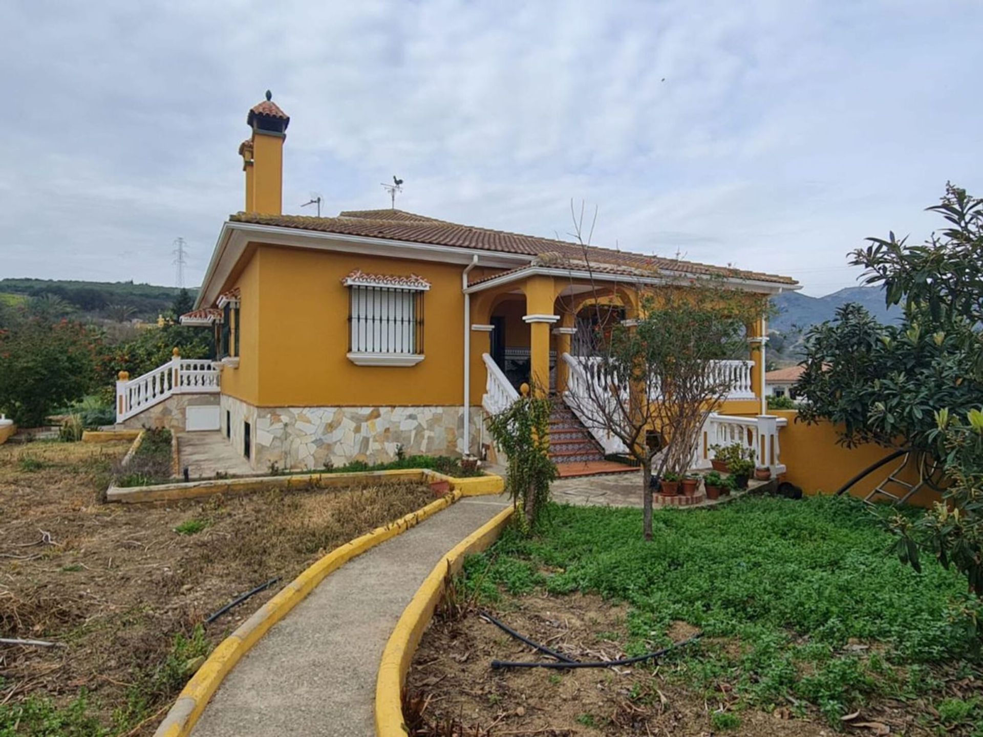 Huis in Alhaurín de la Torre, Andalusia 12453341