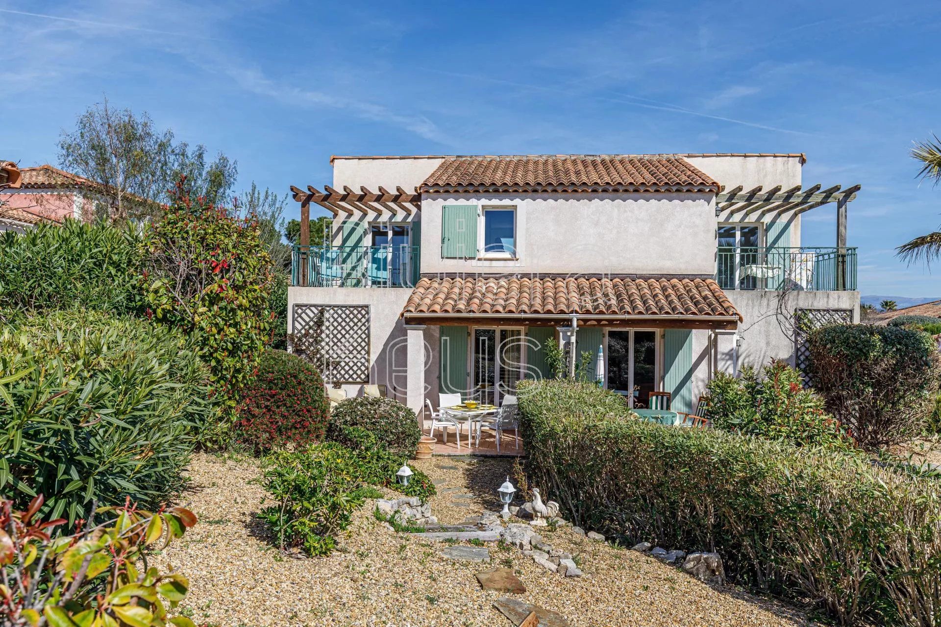 Meerdere huizen in Roquebrune-sur-Argens, Var 12453951