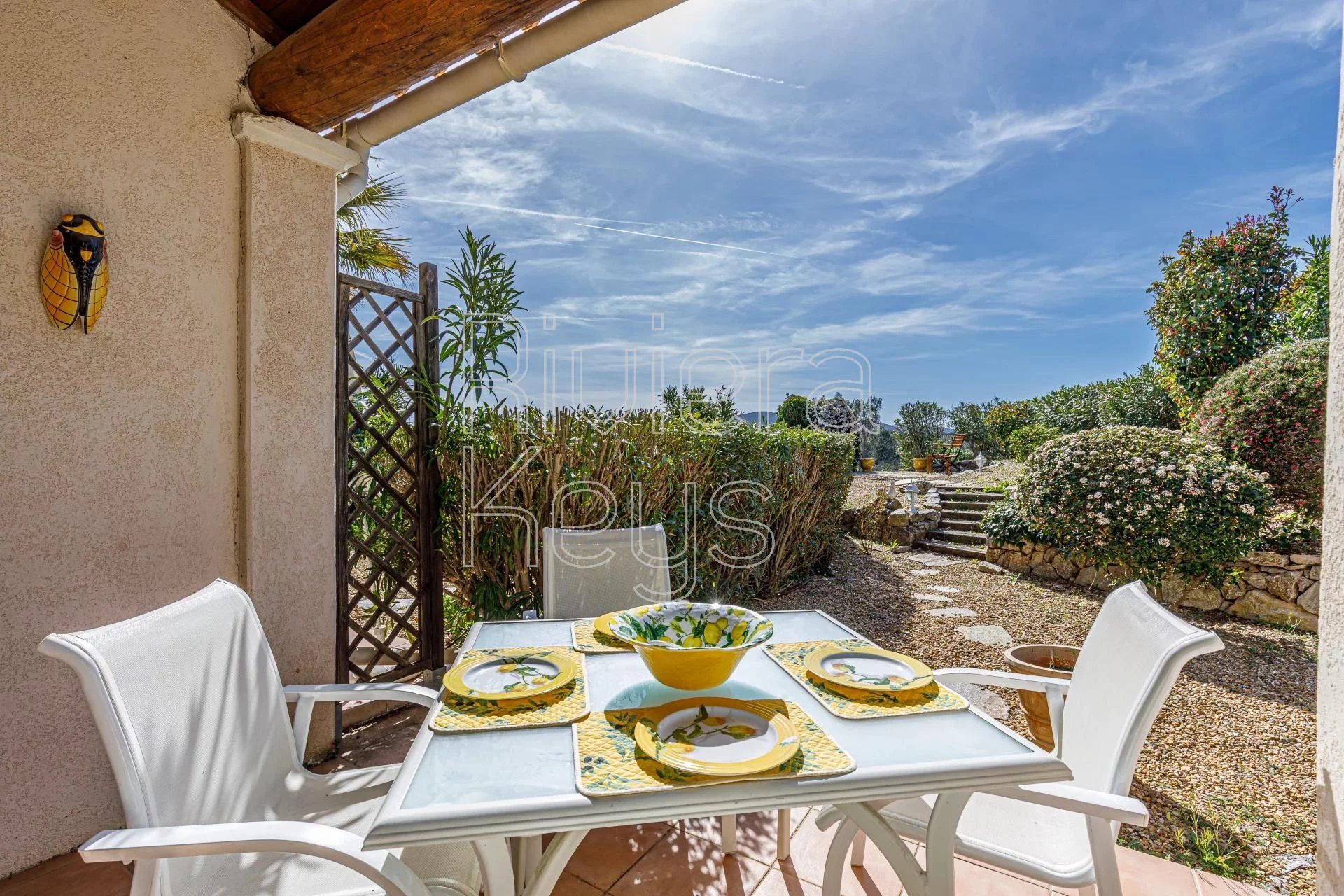 Несколько домов в Roquebrune-sur-Argens, Var 12453951