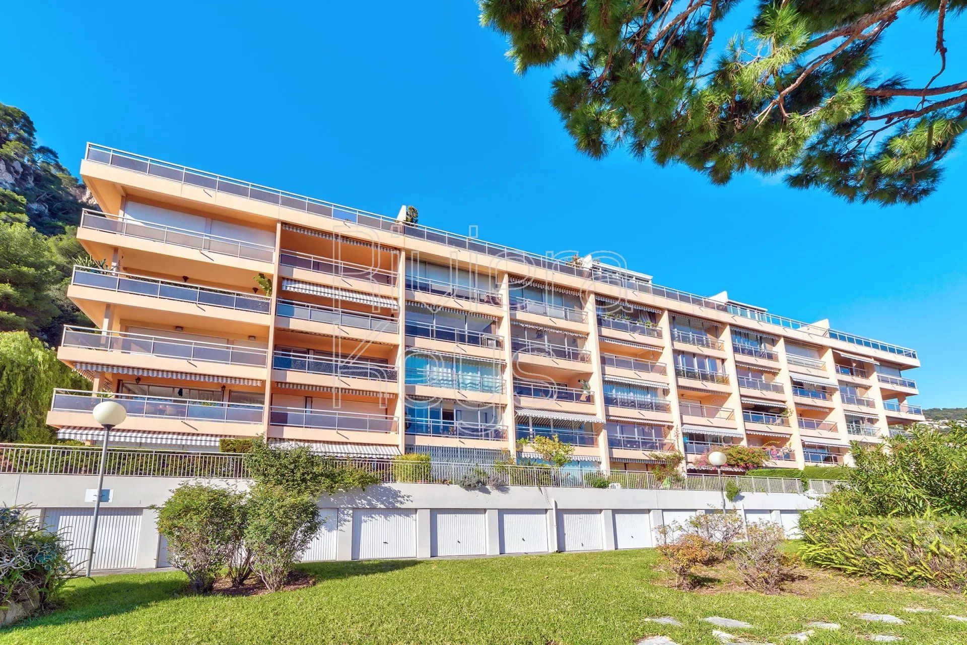 Condominium dans Villefranche-sur-Mer, Alpes-Maritimes 12453952