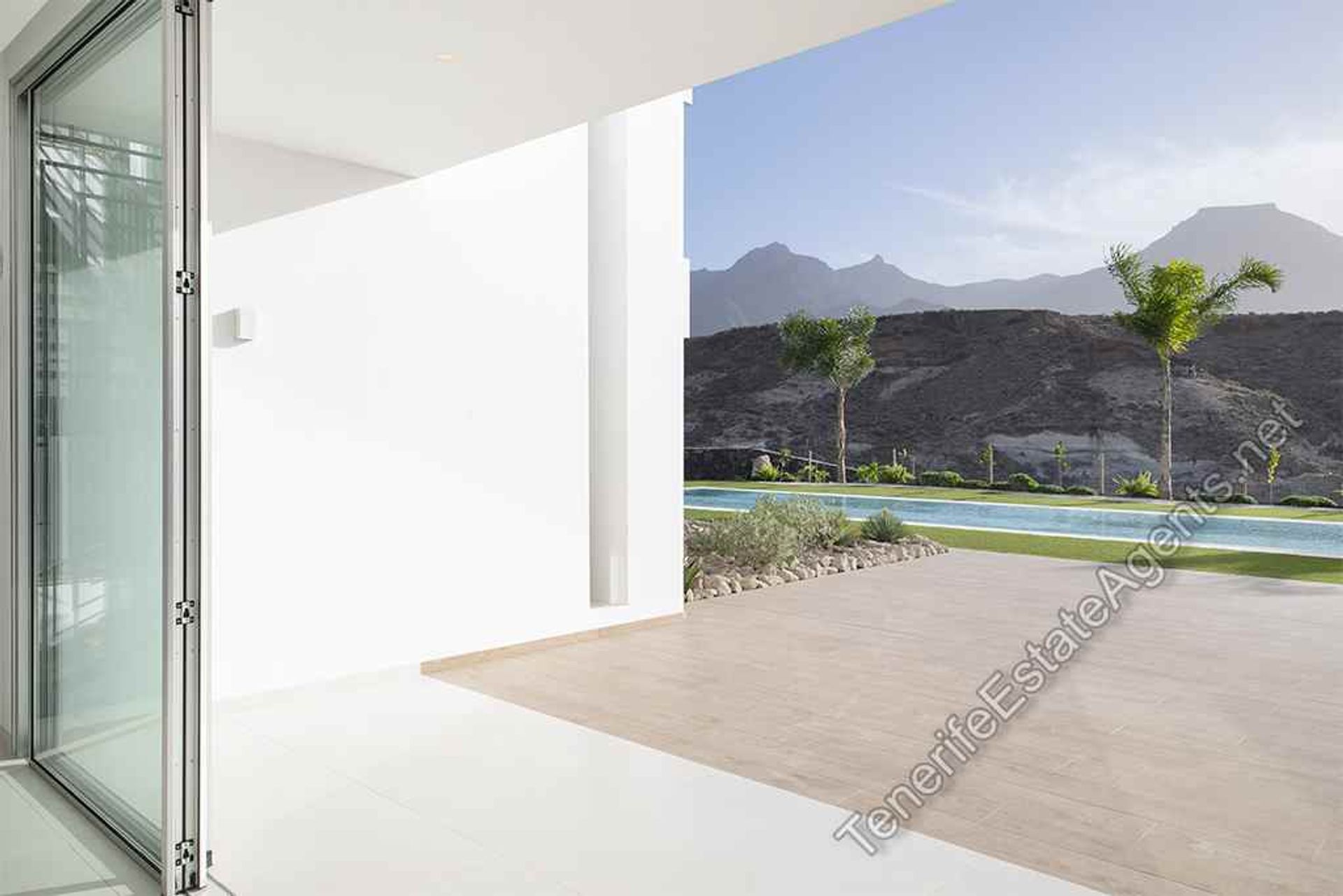 Rumah di El Guincho, Canary Islands 12454220