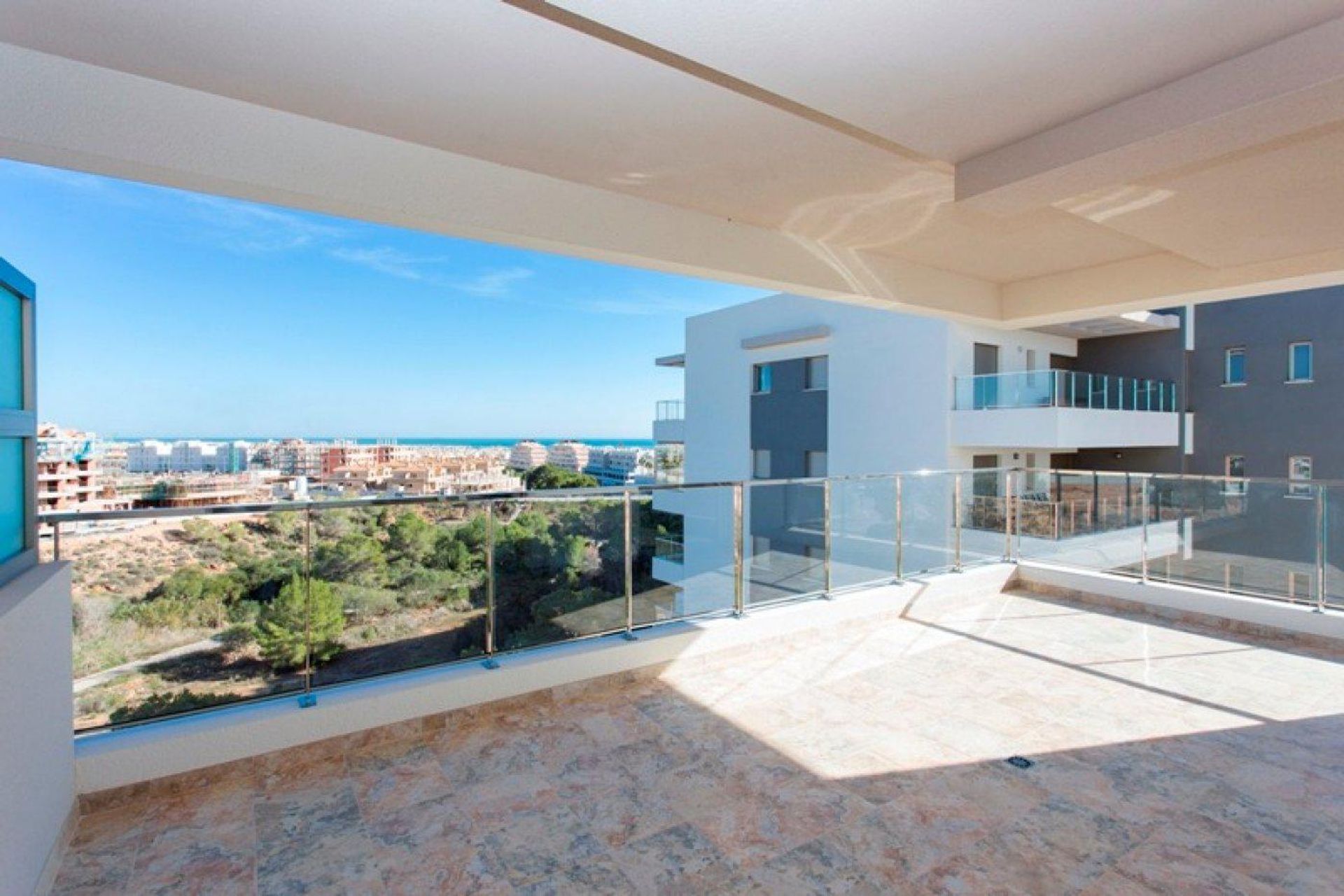 Condominium in Orihuela, Comunidad Valenciana 12454953