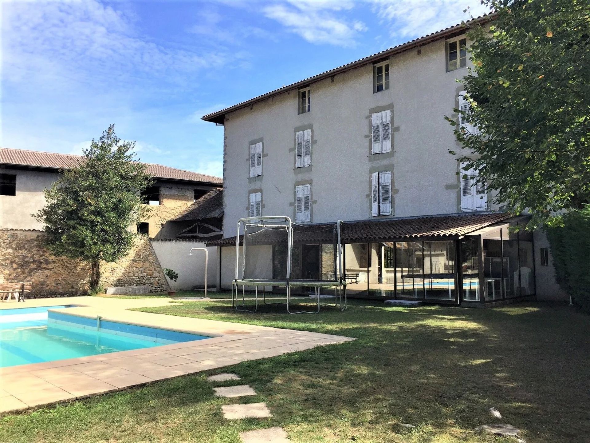 Будинок в Tullins, Auvergne-Rhone-Alpes 12457052