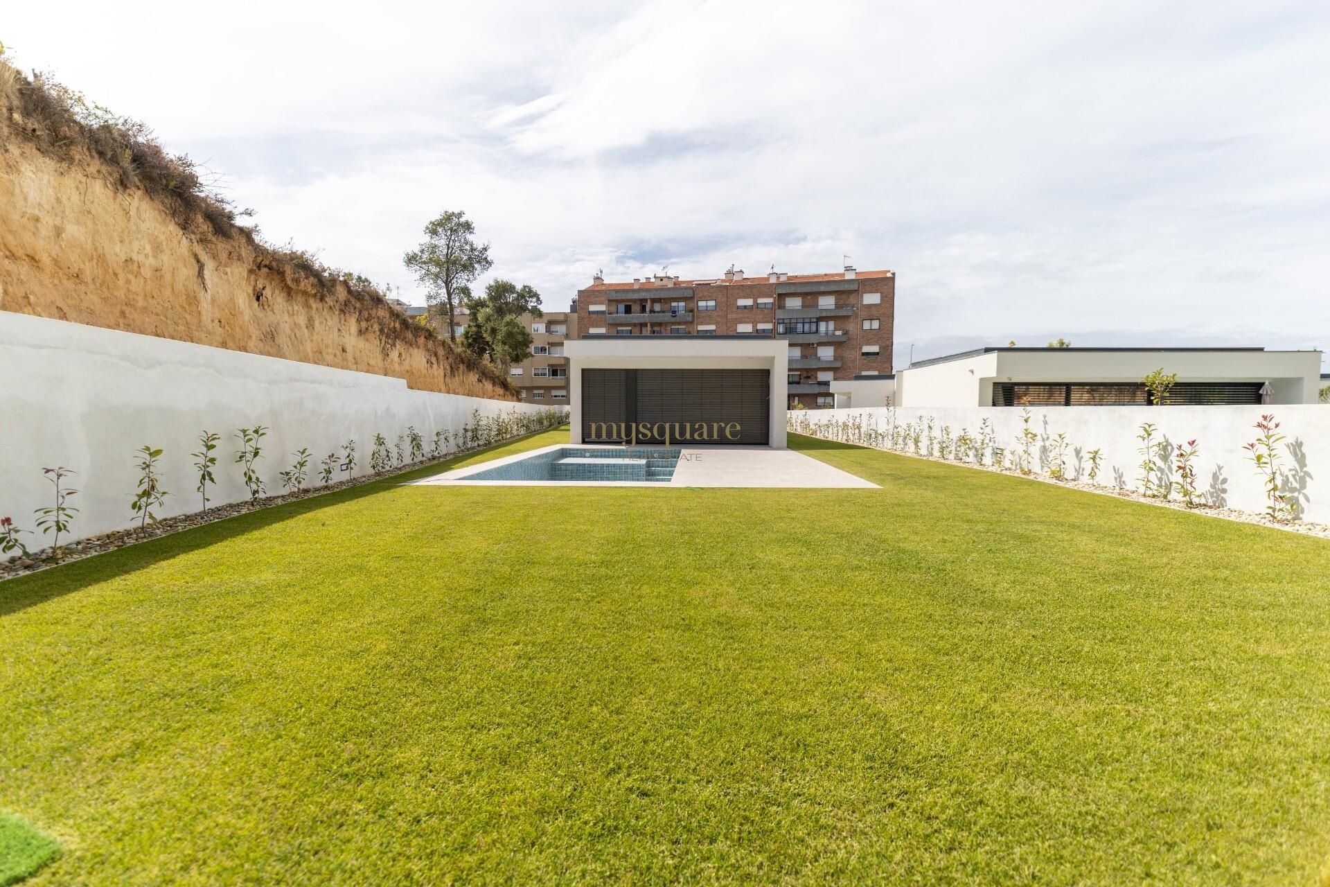 casa no Rio Meão, Aveiro District 12457521