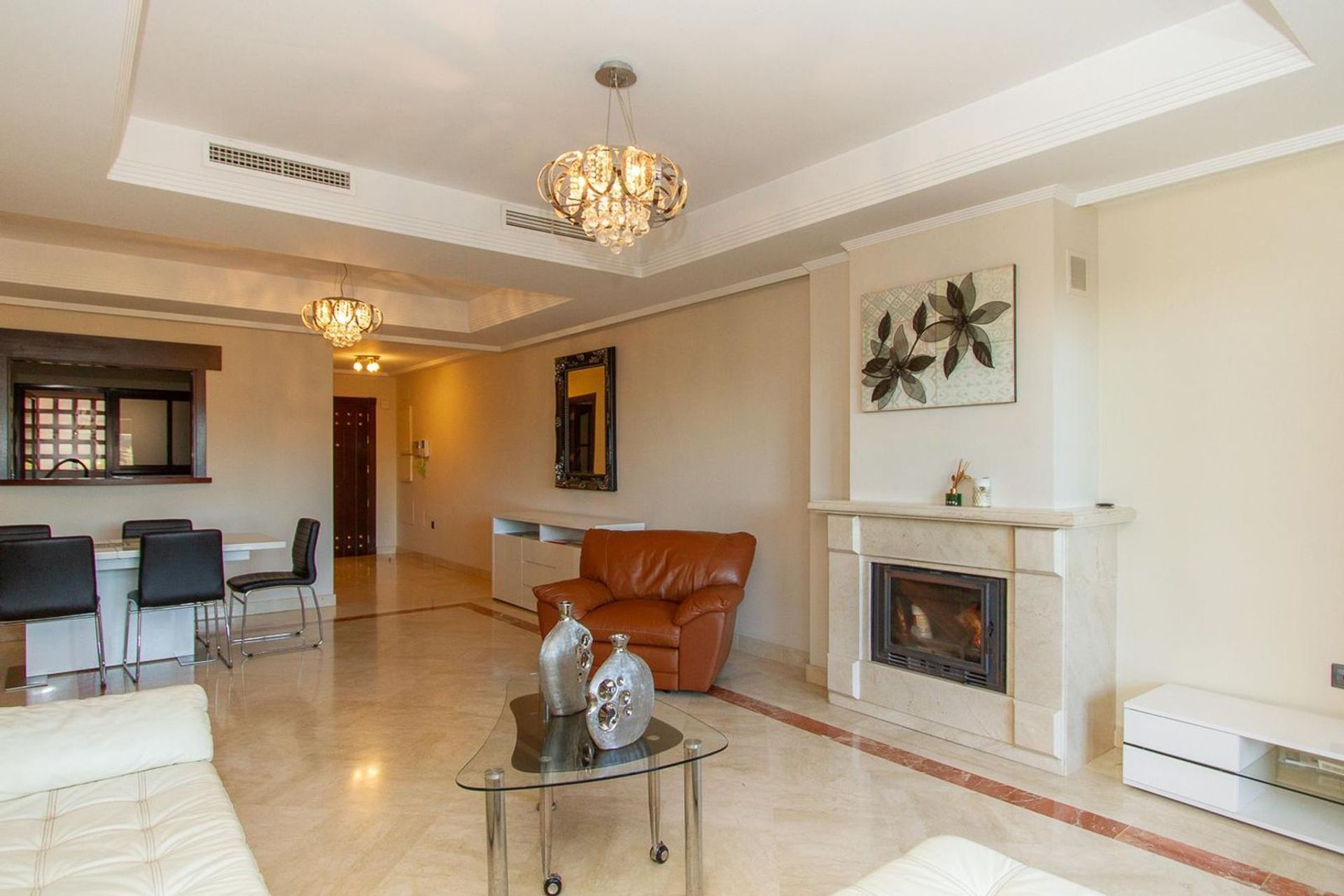 Condominium in Marbella, Andalusia 12458553