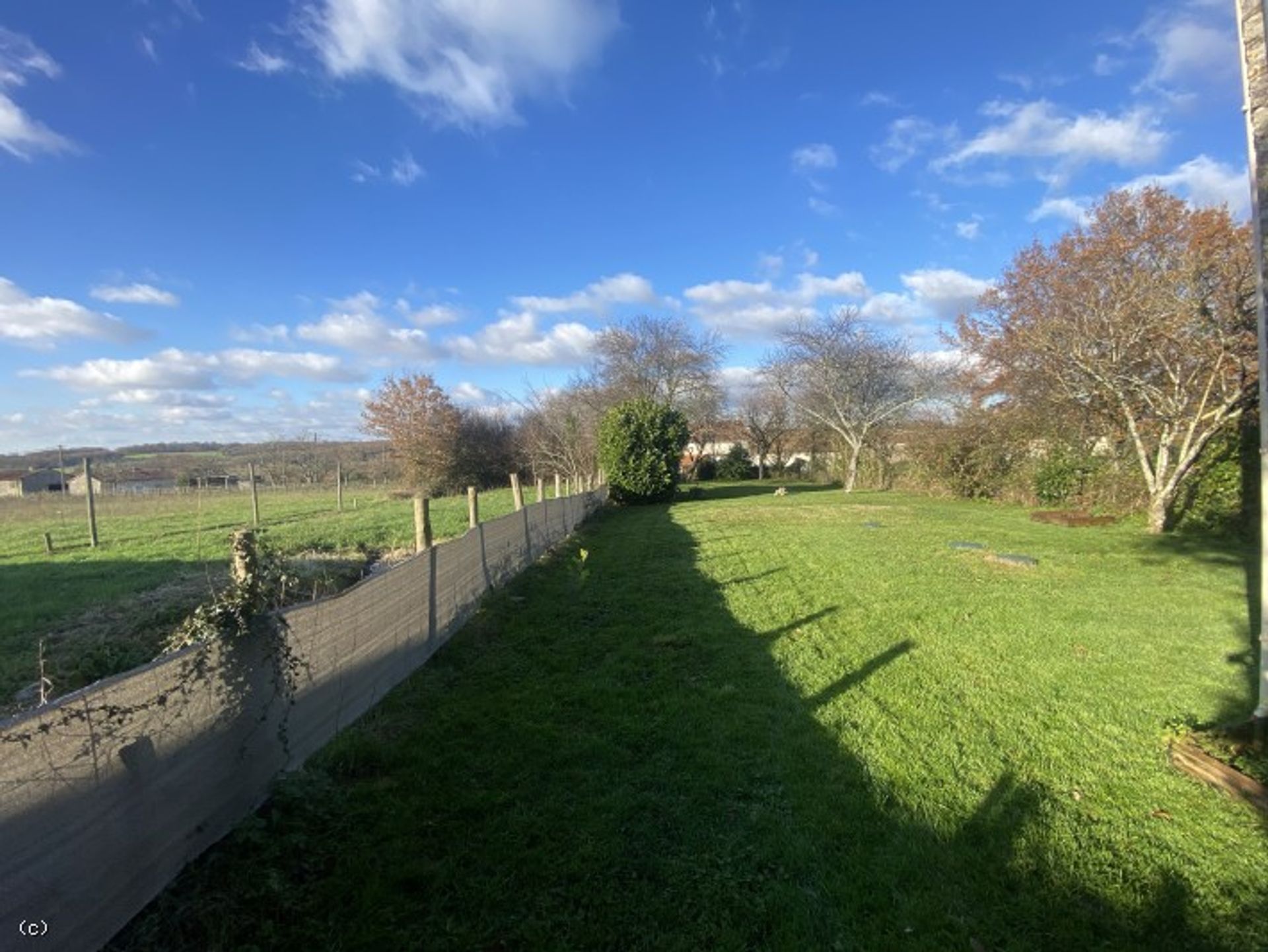 casa en Nanteuil-en-Vallée, Nouvelle-Aquitaine 12458606