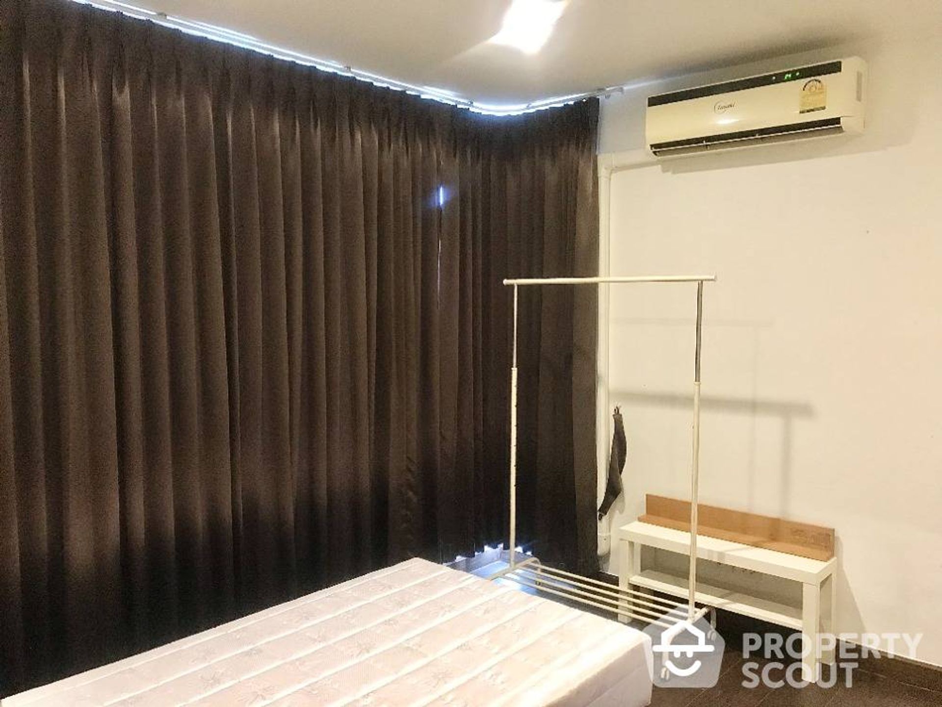 Condominium in Bang Rak, Krung Thep Maha Nakhon 12460603