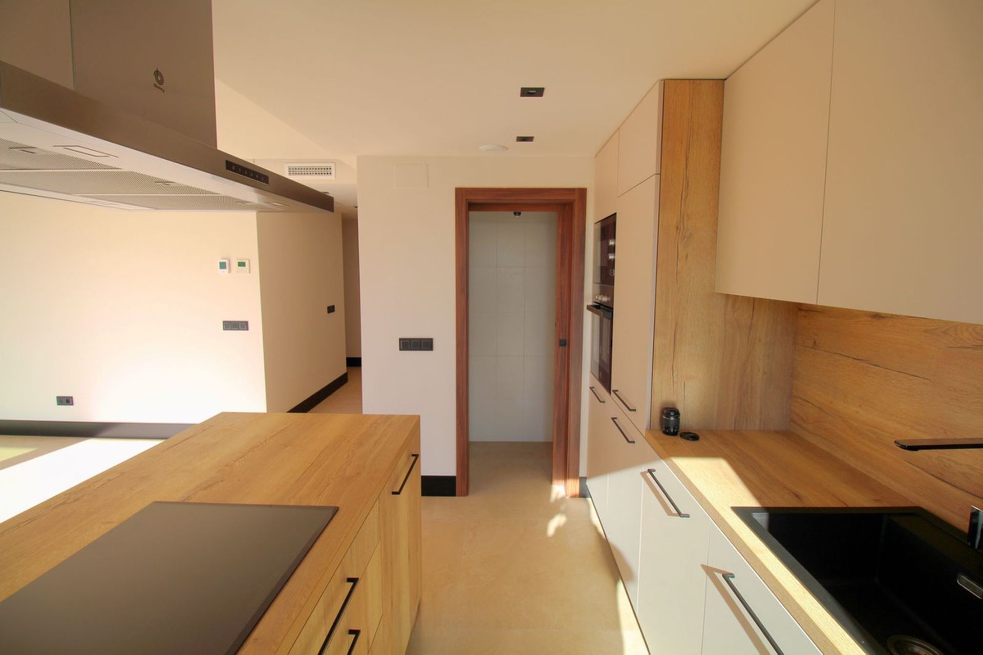 Condominium in Marbella, Andalucía 12461491