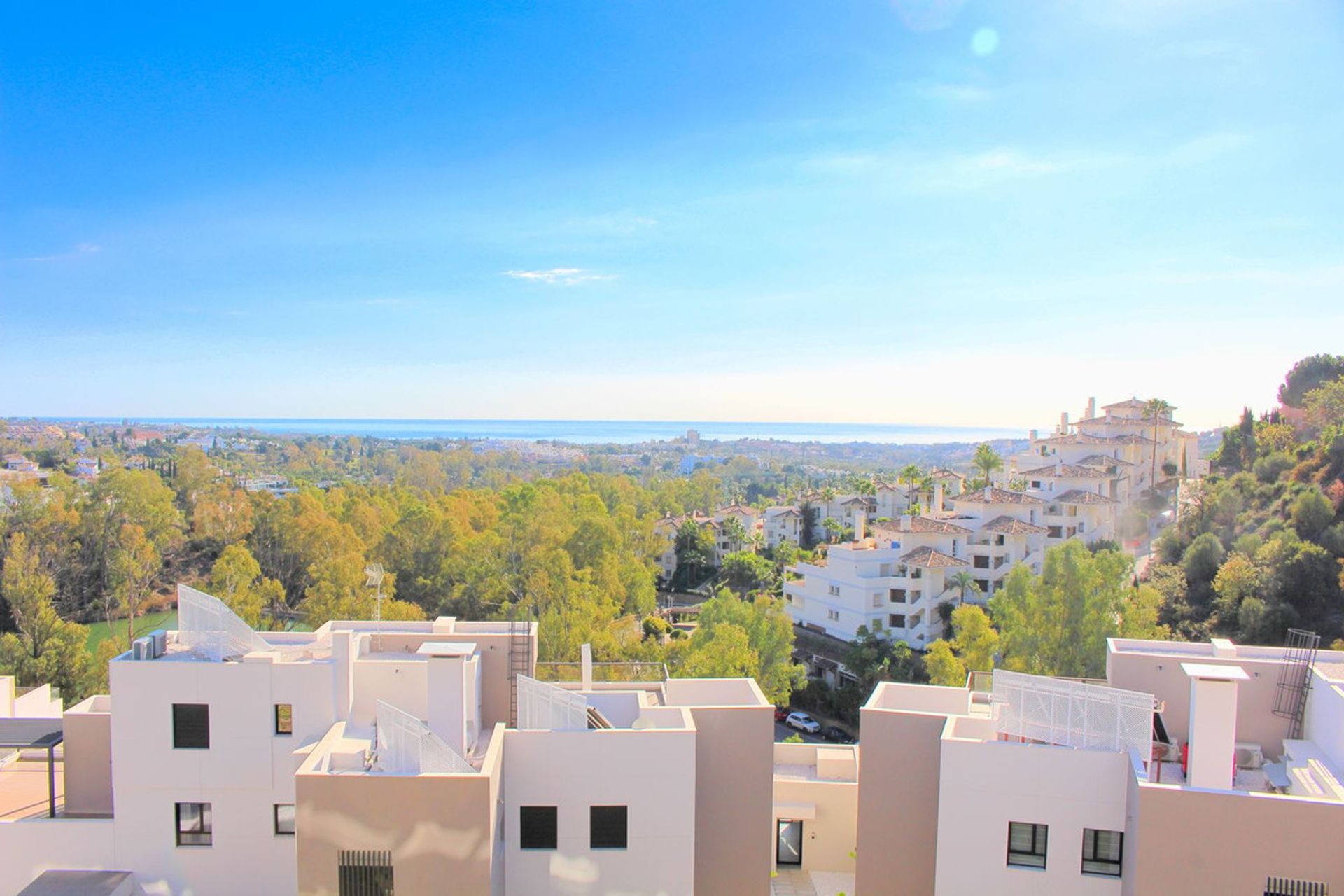 Condominium in Marbella, Andalusië 12461491