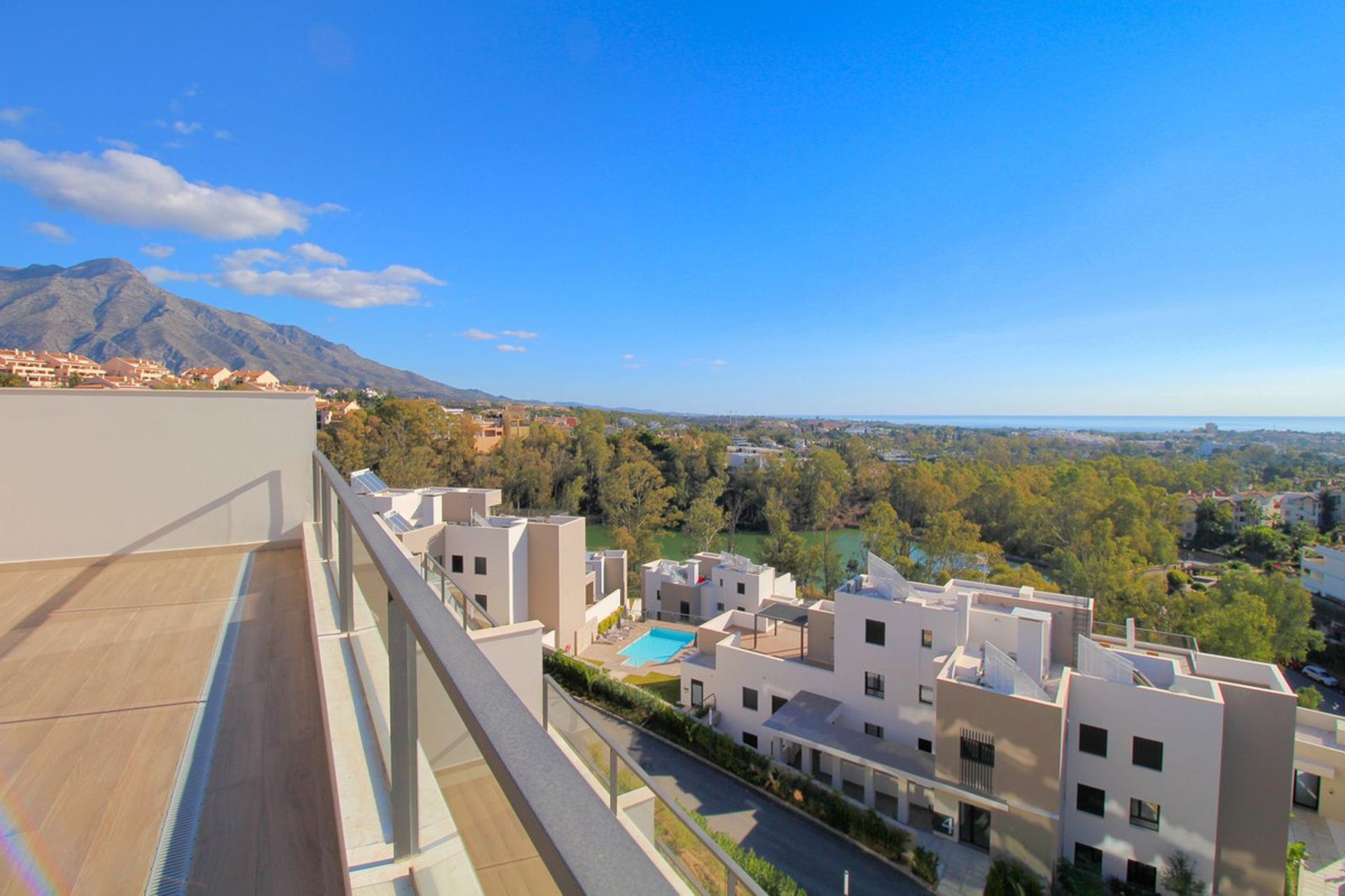 Condominium in Marbella, Andalucía 12461491