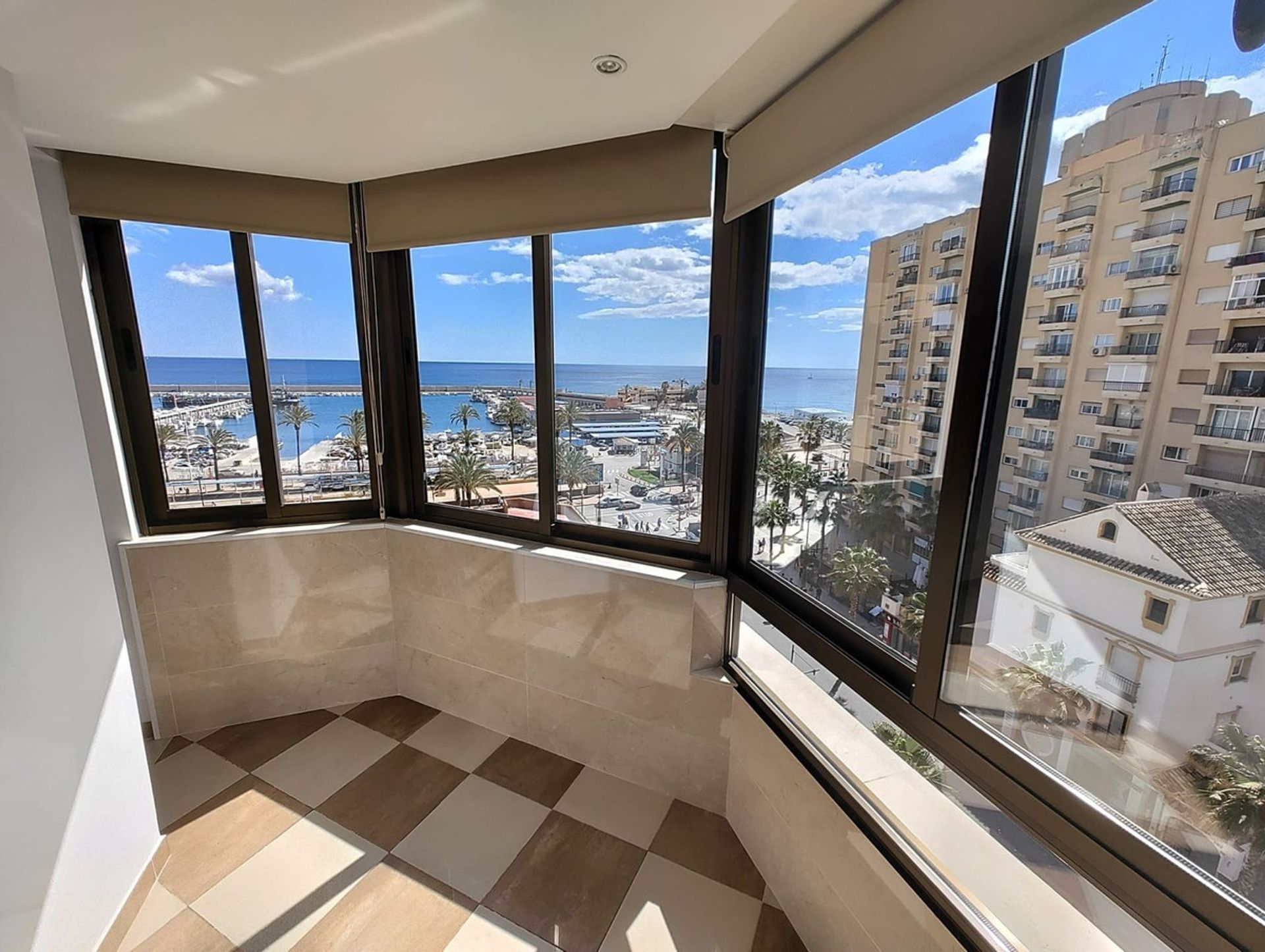 Condominium in Fuengirola, Andalusië 12461575