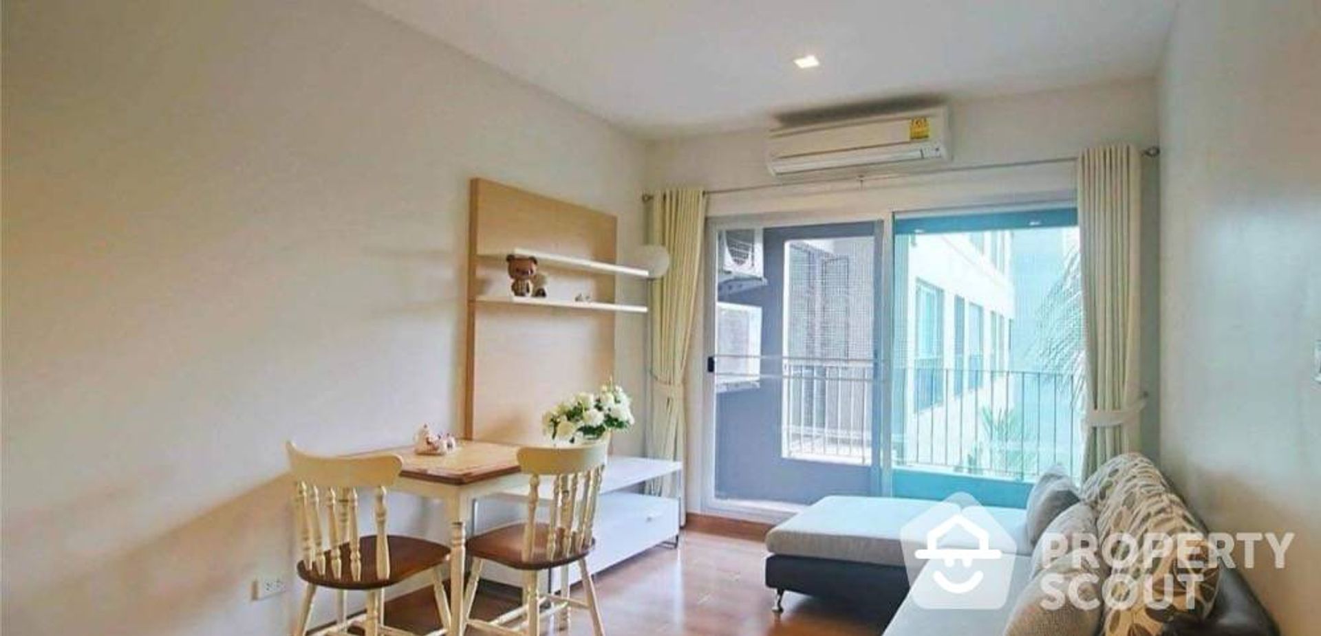 Condominium dans Khlong Toei, Krung Thep Maha Nakhon 12463226