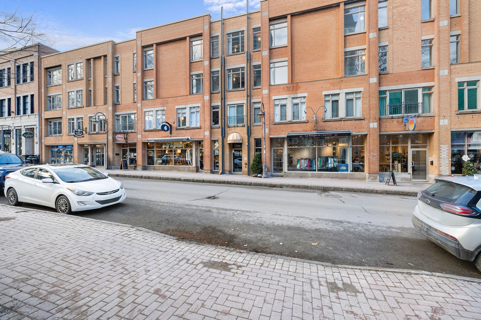 Plusieurs maisons dans la ville de Québec, 744 Rue Saint-Jean 12464175