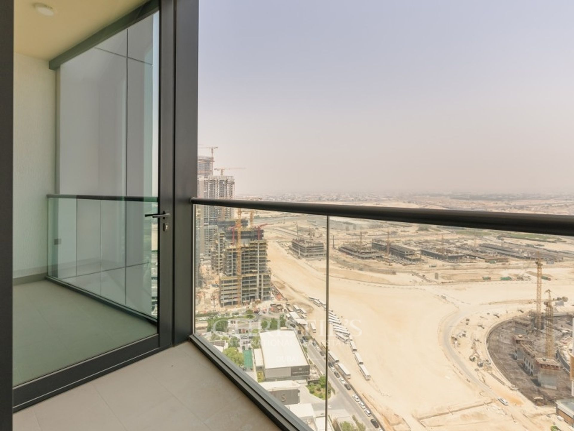 Condominium in Dubai, Dubai 12464182