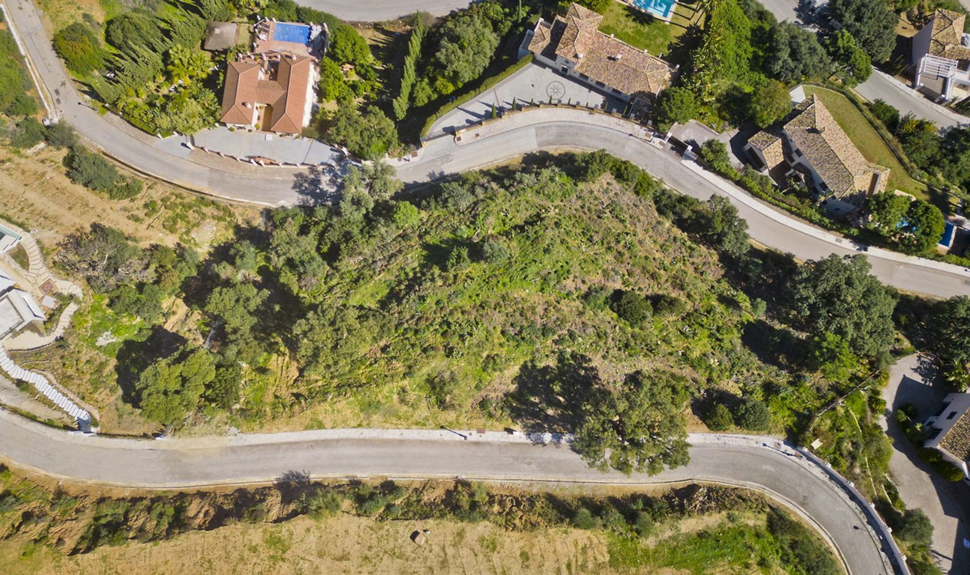 Land in Benahavis, Andalusië 12465176