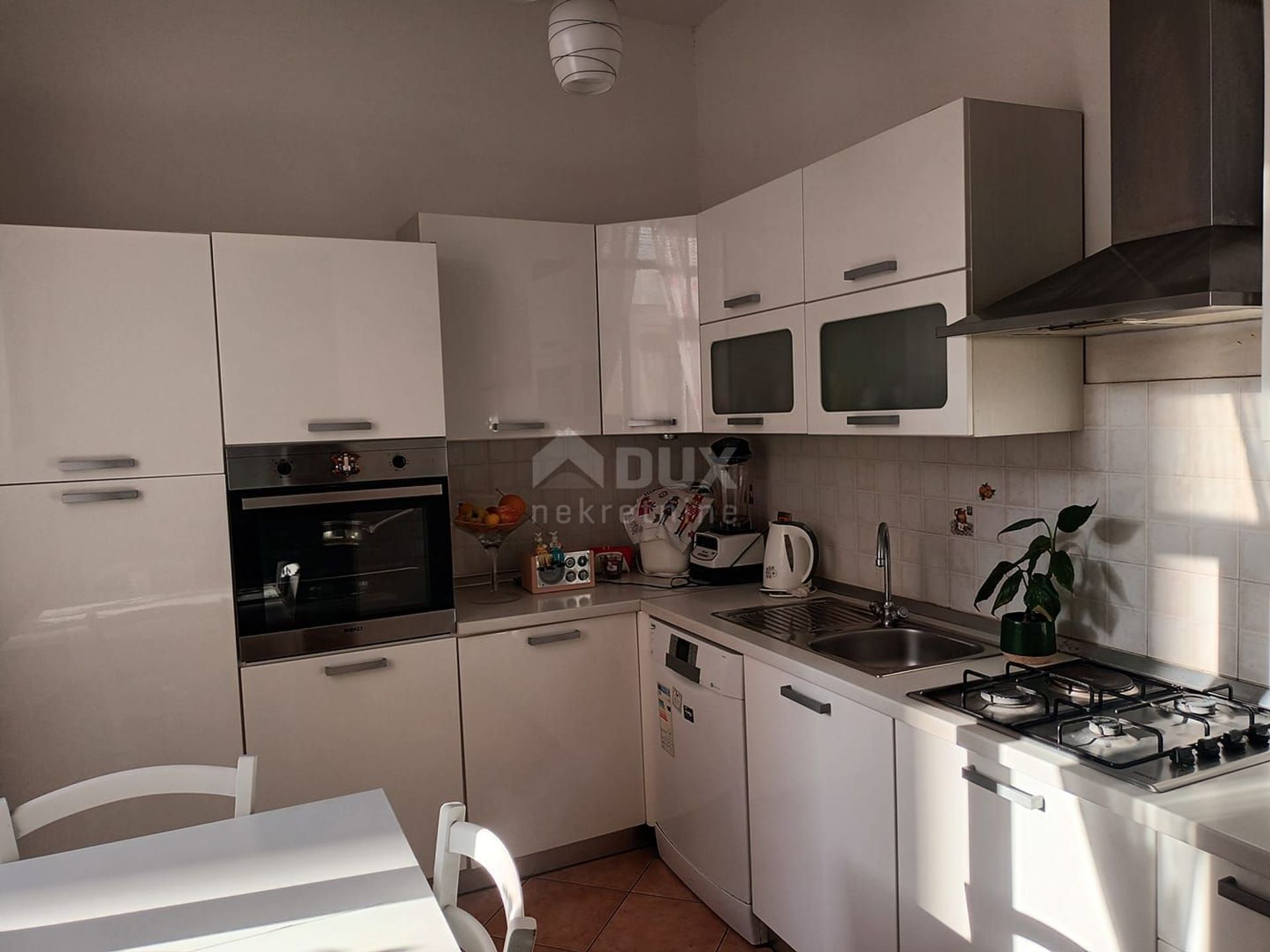 Condominium dans Rijeka, Primorsko-Goranska Zupanija 12465526