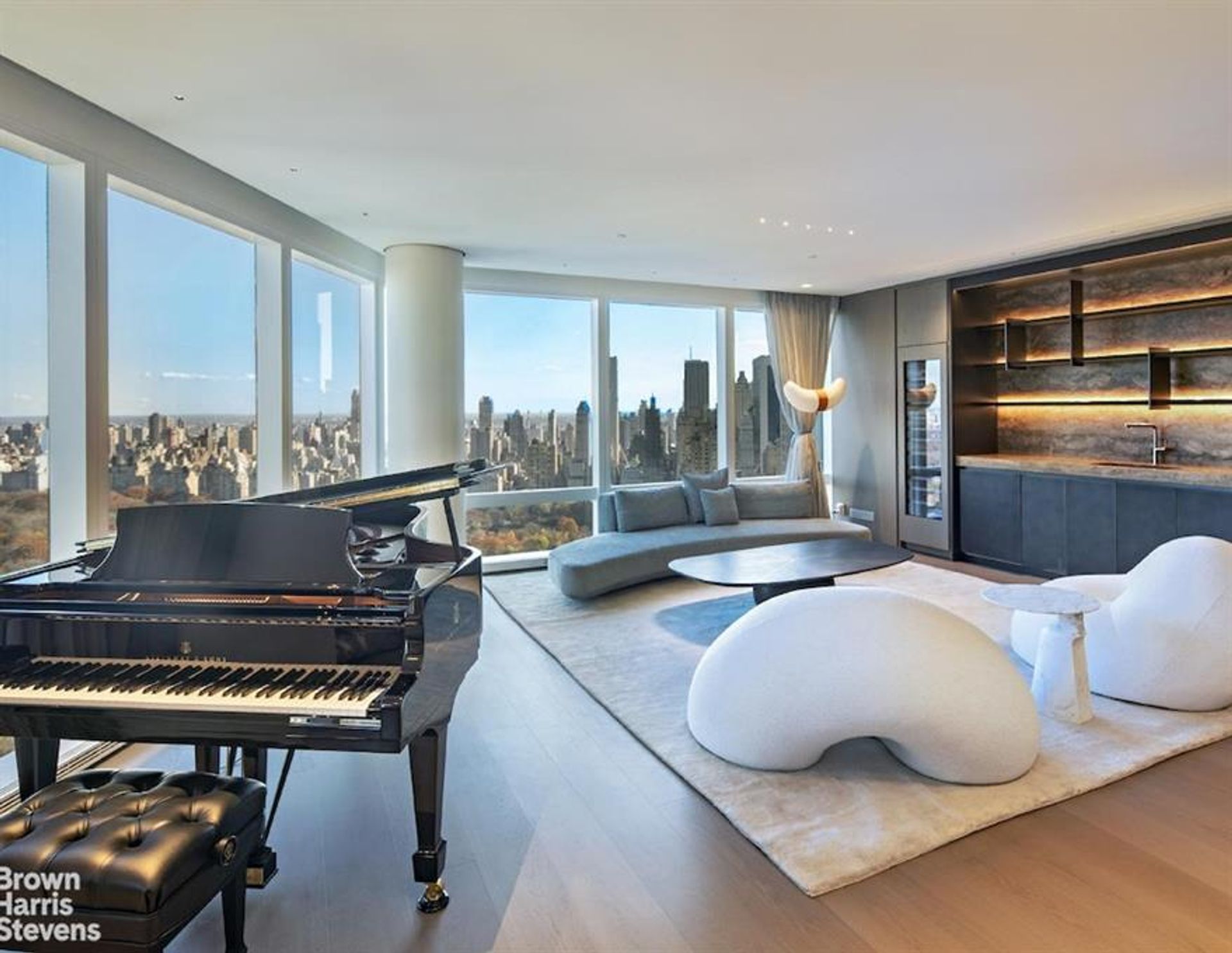 Condominium in Manhattan, New York 12467147